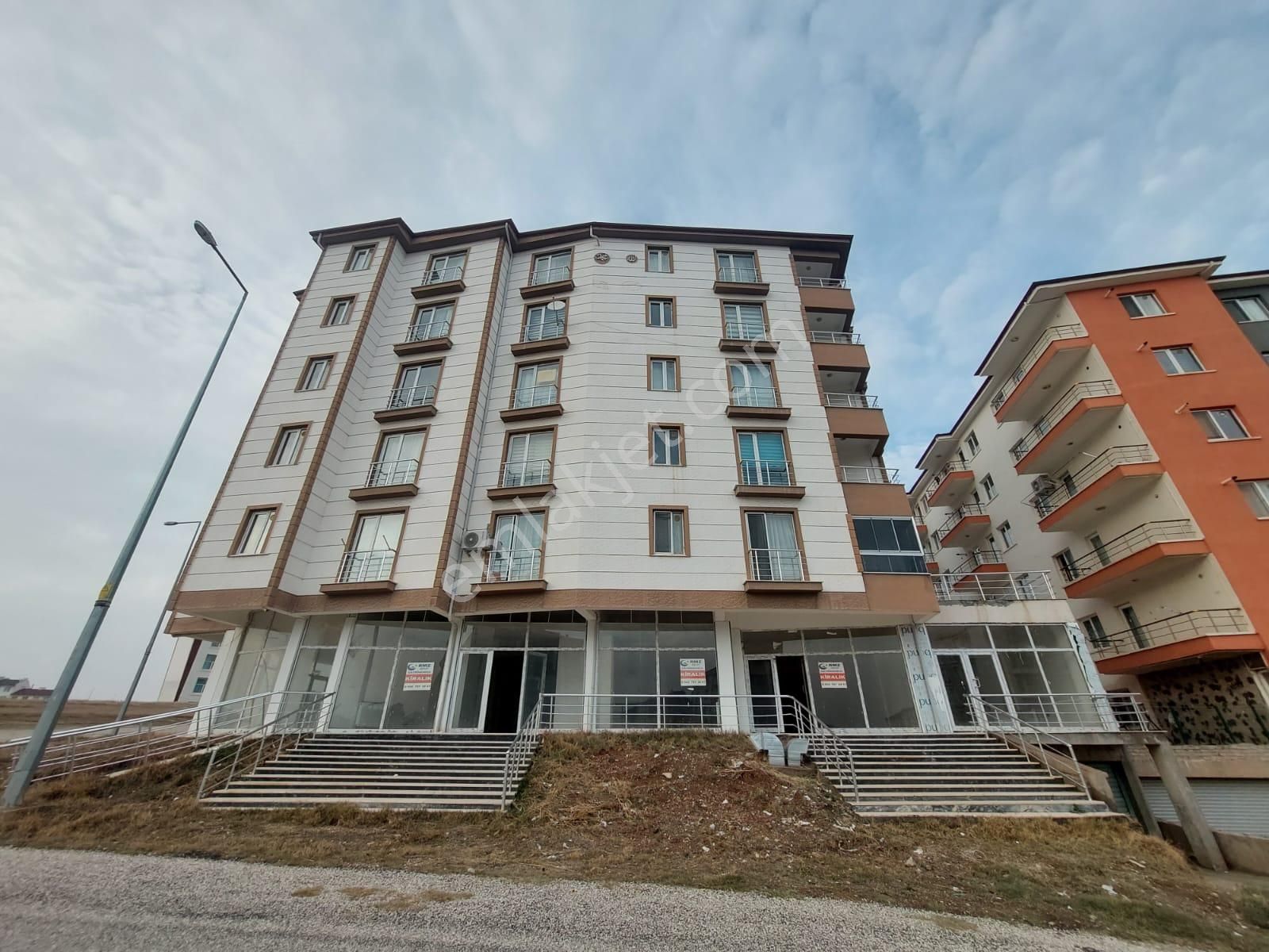 Yahşihan Yenişehir Kiralık Dükkan & Mağaza Yenişehir 'de Kiralık İşyeri 100 M2 ** Rmz Grup Gayrimenkul **