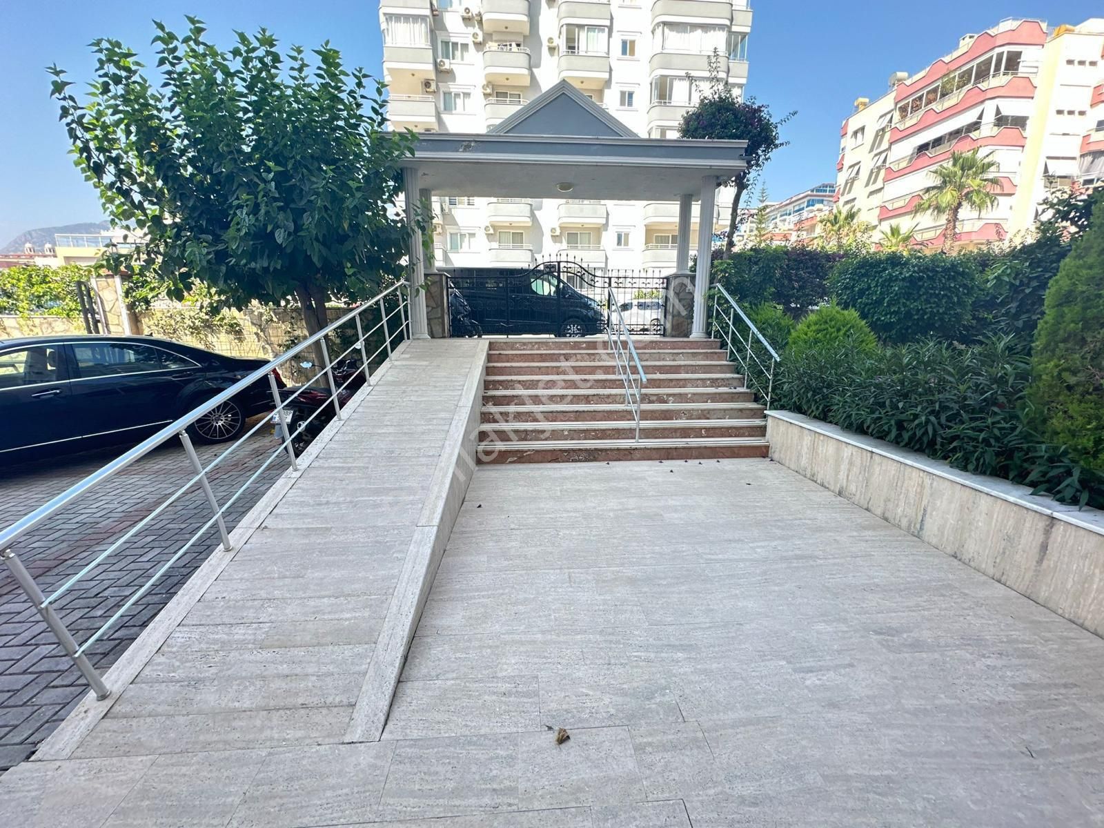 Alanya Mahmutlar Kiralık Daire MAHMUTLAR MAHALLESİ'NDE LÜKS 4+1 KİRALIK DAİRE!