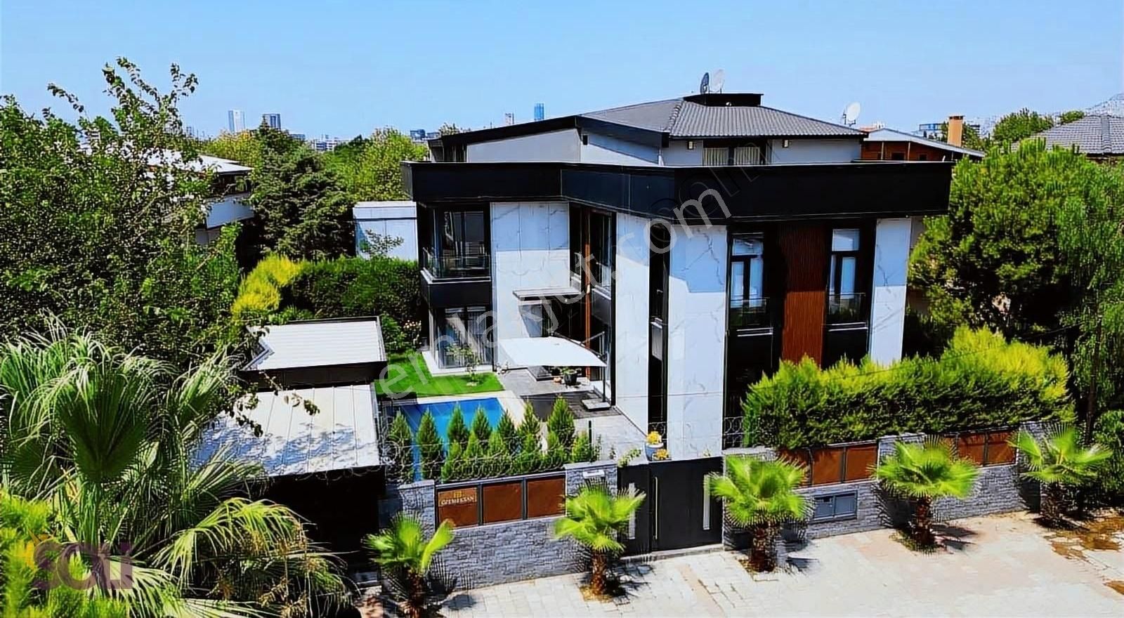 Bornova Kazımdirik Satılık Villa SOLİ- Forum Bornova Yakını Havuzlu Villa