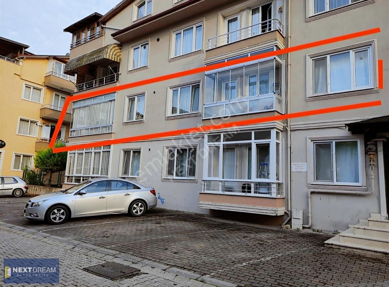 İzmit Yenişehir Satılık Daire İZMİT KAYMAKAMLIĞI YAKININDA ARA KAT 3+1 DAİRE.KREDİYE UYGUN