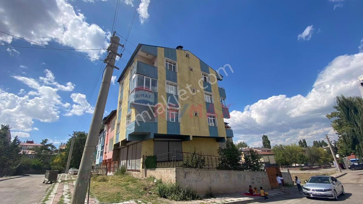 Palandöken Abdurrahman Gazi Satılık Daire Remax Penta 'dan Yunusemre 'de 2+1 Satılık Daire