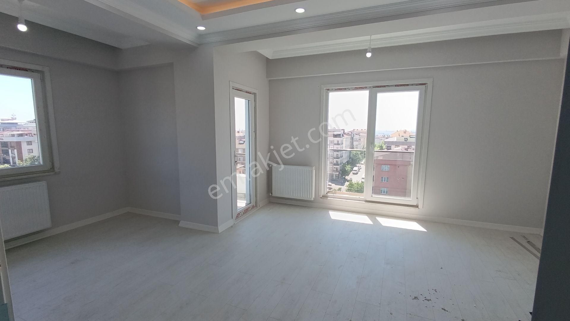 Pendik Güzelyalı Satılık Daire  PENDİK GÜZELYALI MERKEZ SATILIK YOL ÜSTÜ KREDİLİ 5+2 210M2 DUBLES 2 DAİRE