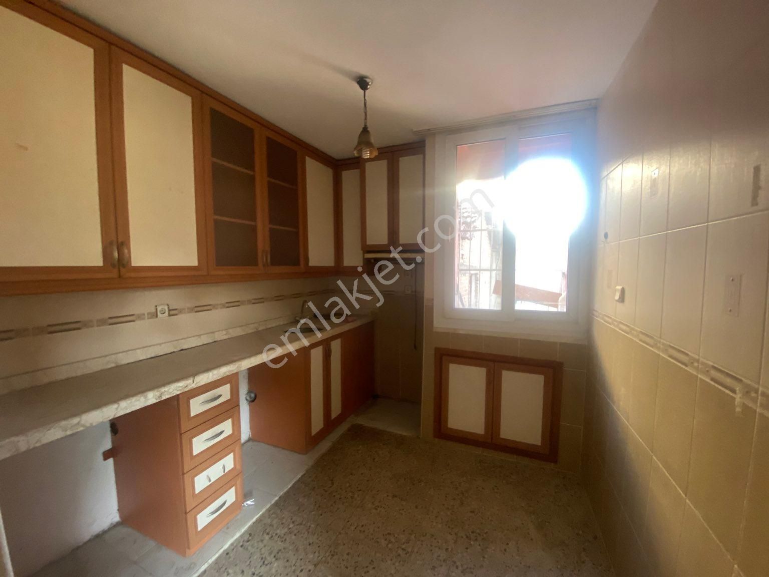 Seyhan Namık Kemal Kiralık Müstakil Ev  GENİŞ TERASLI 3+1 MÜSTAKİL EV