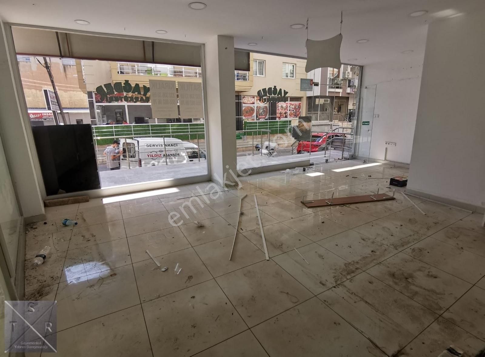 Tsr Gayrimenkul'den Şemikler Merkezi Konumda Kiralık Köşe Dükkan - Görsel 4
