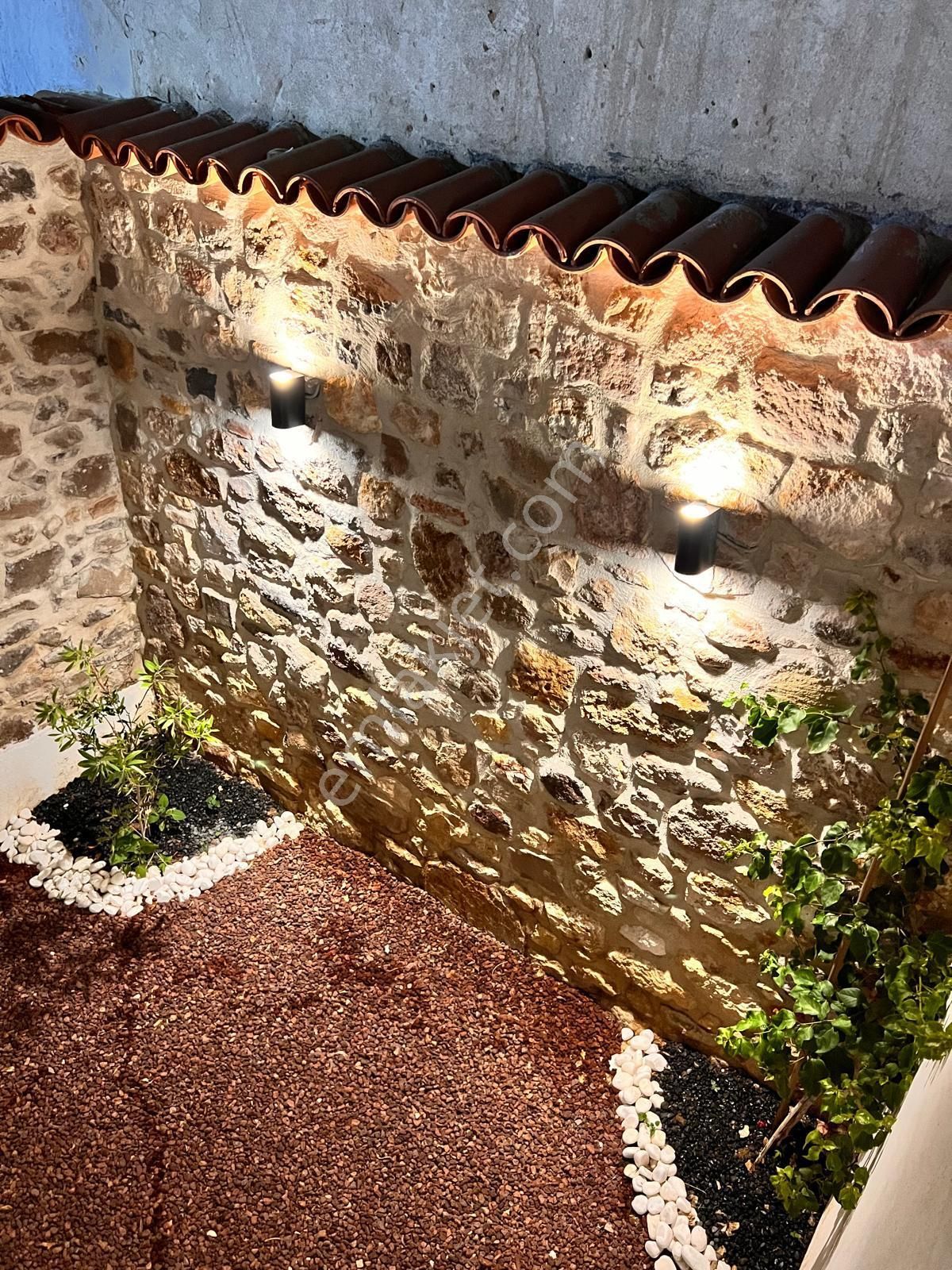 Ayvada'dan Ayvalık Merkez'de Avlulu 2 Katlı Taş Rum Evi - Görsel 9