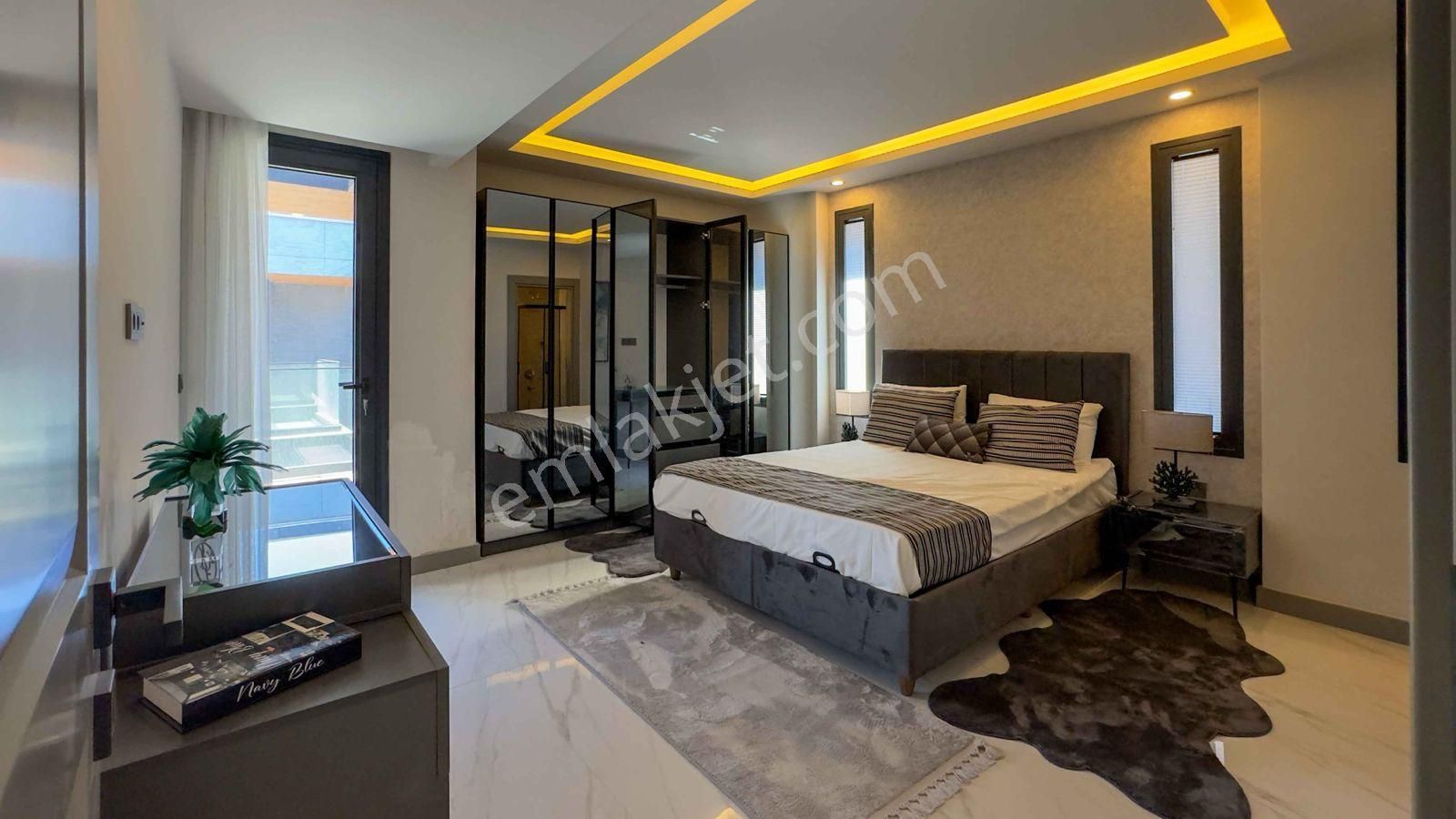 Kuşadası Merkezde Full Manz. Özel Havuz Lüx 4+1 Villa - Görsel 20