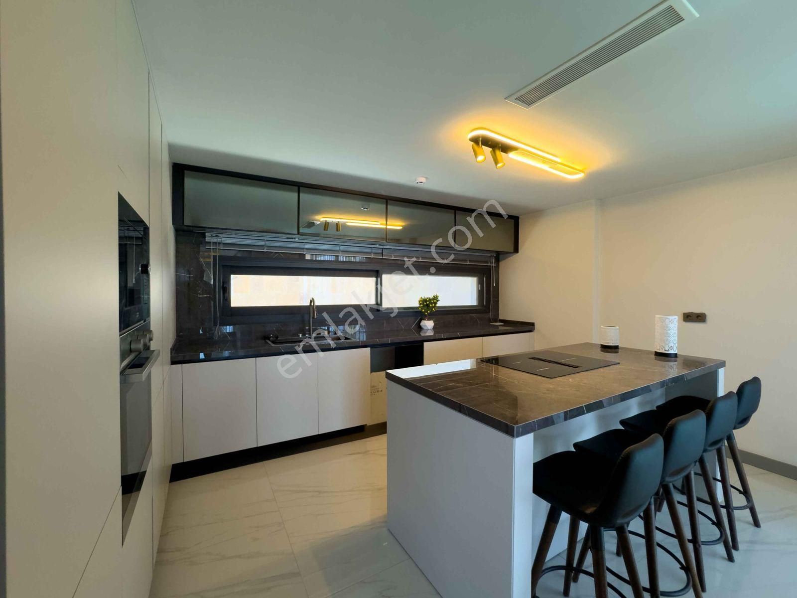 Kuşadası Merkezde Full Manz. Özel Havuz Lüx 4+1 Villa - Görsel 13