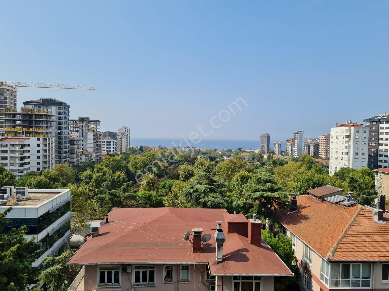 Kadıköy Göztepe Kiralık Daire Deniz ve Göztepe Park Manzaralı Katta Tek 4+1 Daire