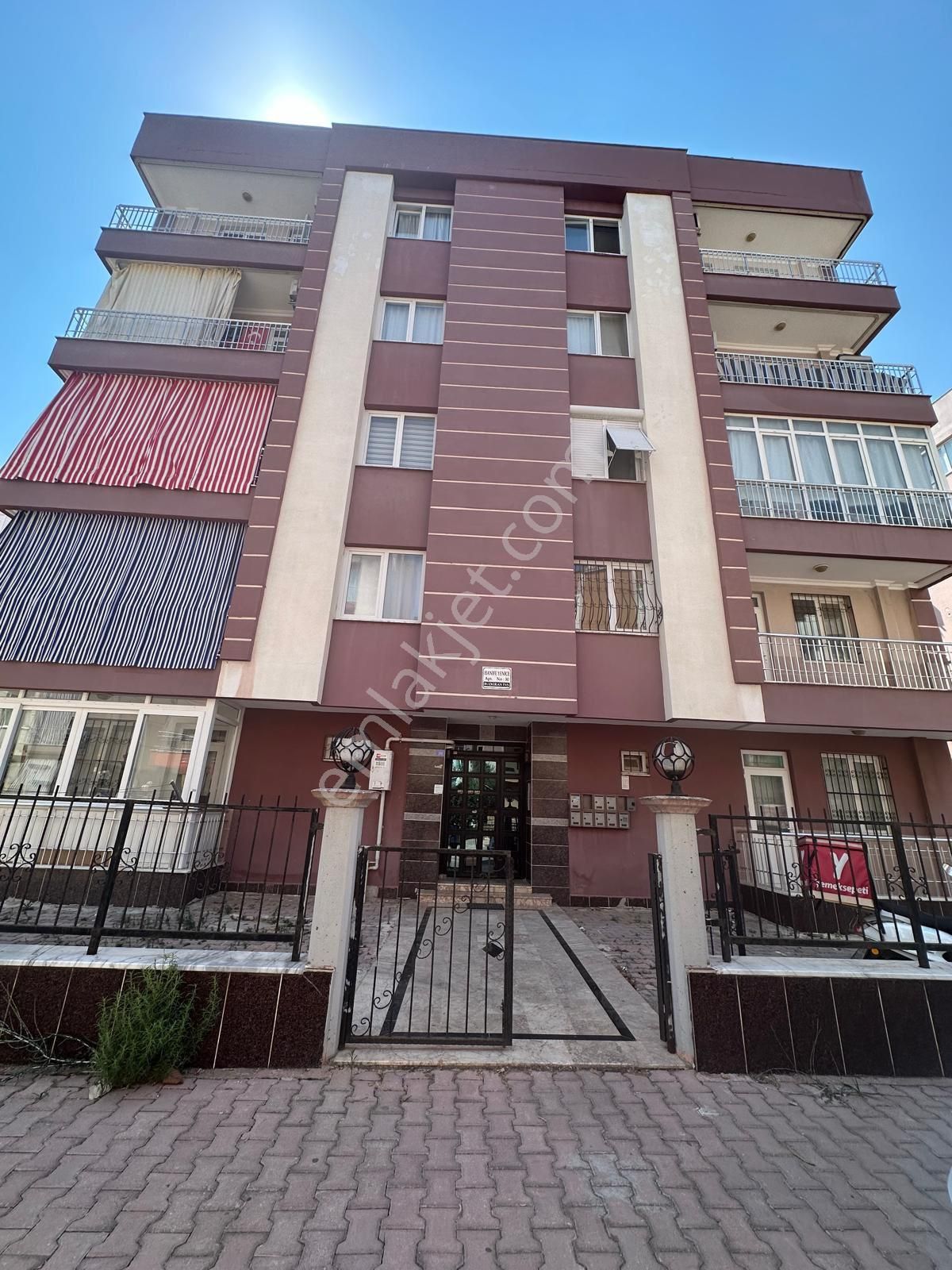 Muratpaşa Kızıltoprak Satılık Villa KIZILTOPRAKTA 3+1 SATILIK DAİRE