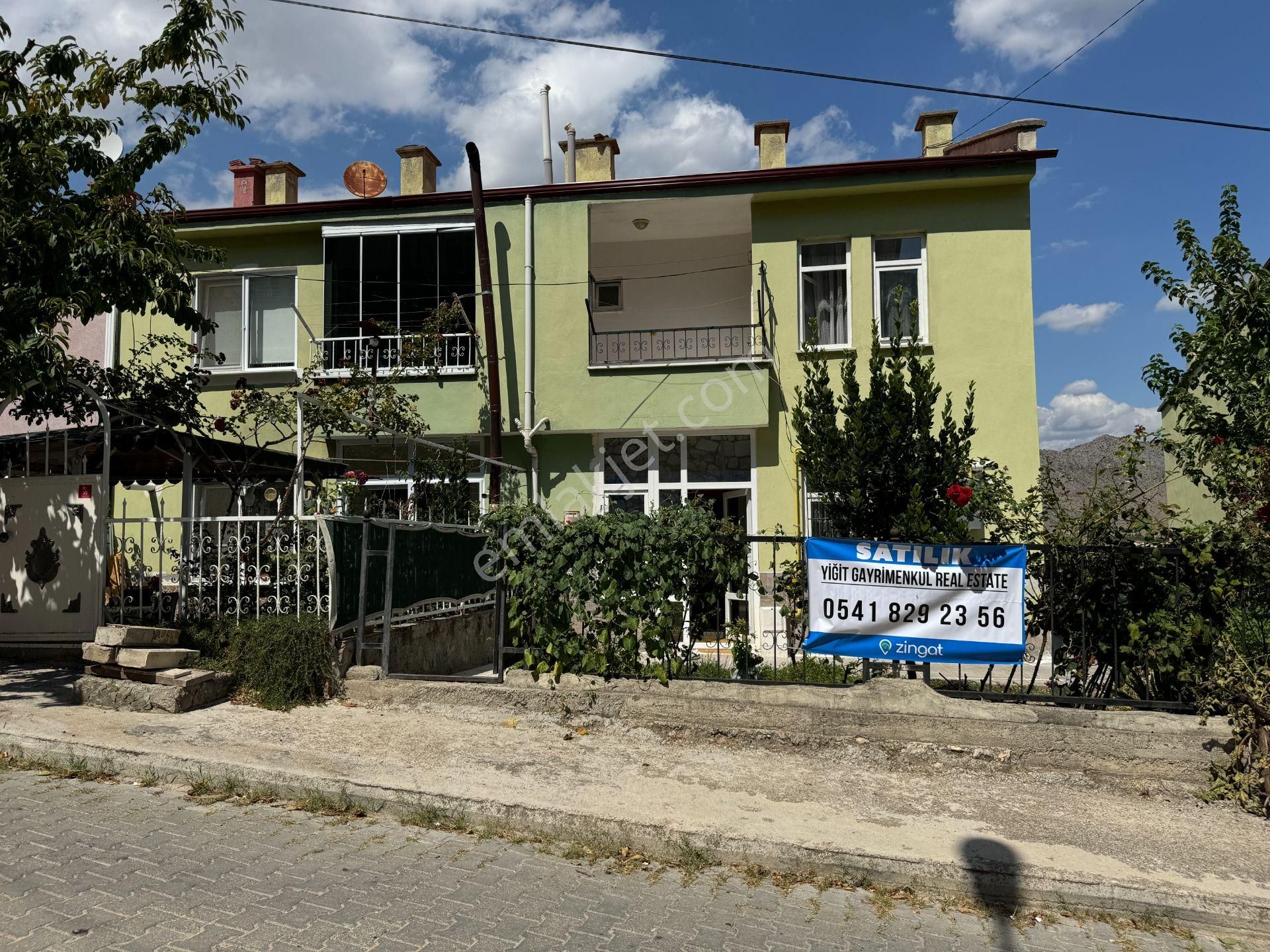 Amasya Merkez Akbilek Satılık Müstakil Ev Müstakil, Bahçeli Satılık 4+1 Triplex Daire Merkez/amasya