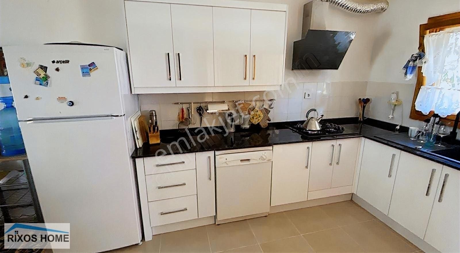 Avsallar Da Satılık Tripleks Lüks 3+1 Villa - Görsel 15