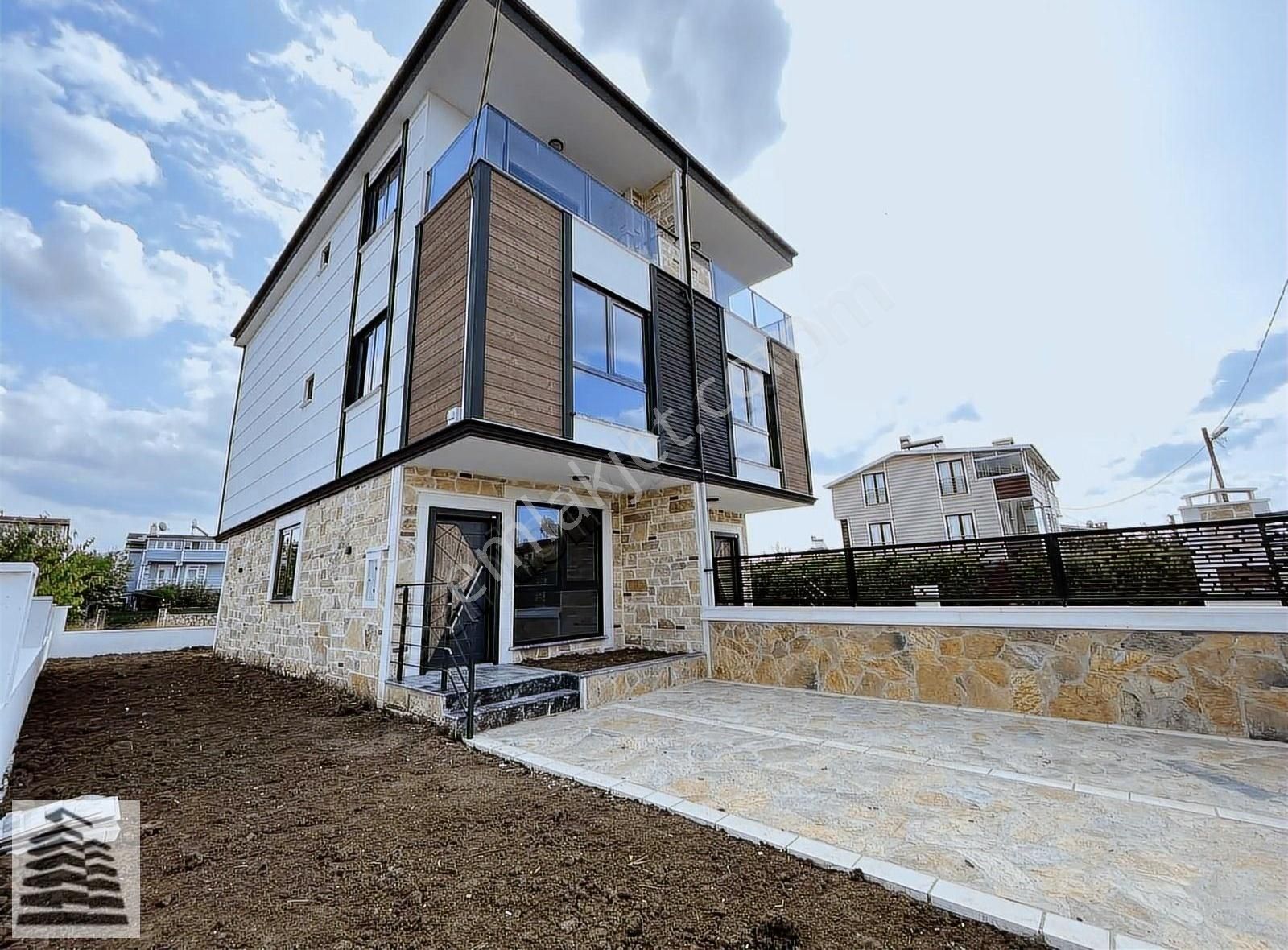 Marmaraereğlisi Yeniçiftlik Satılık Villa SATILIK ULTRA LÜXS MÜSTAKİL VİLLA