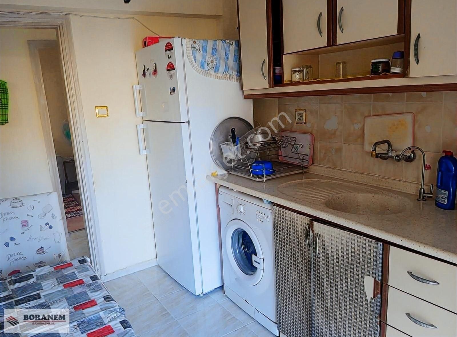 Çiğli Cumhuriyet Satılık Daire HARMANDALI BORANEMEMLAKTAN MERKEZİ KONUMDA 3+1 SATILIK DAİRE