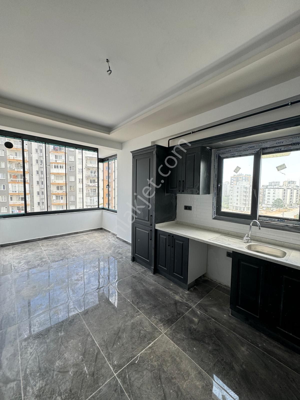 Mezitli İstiklal Satılık Daire SATILIK SIFIR DAİRE-MASRAFSIZ