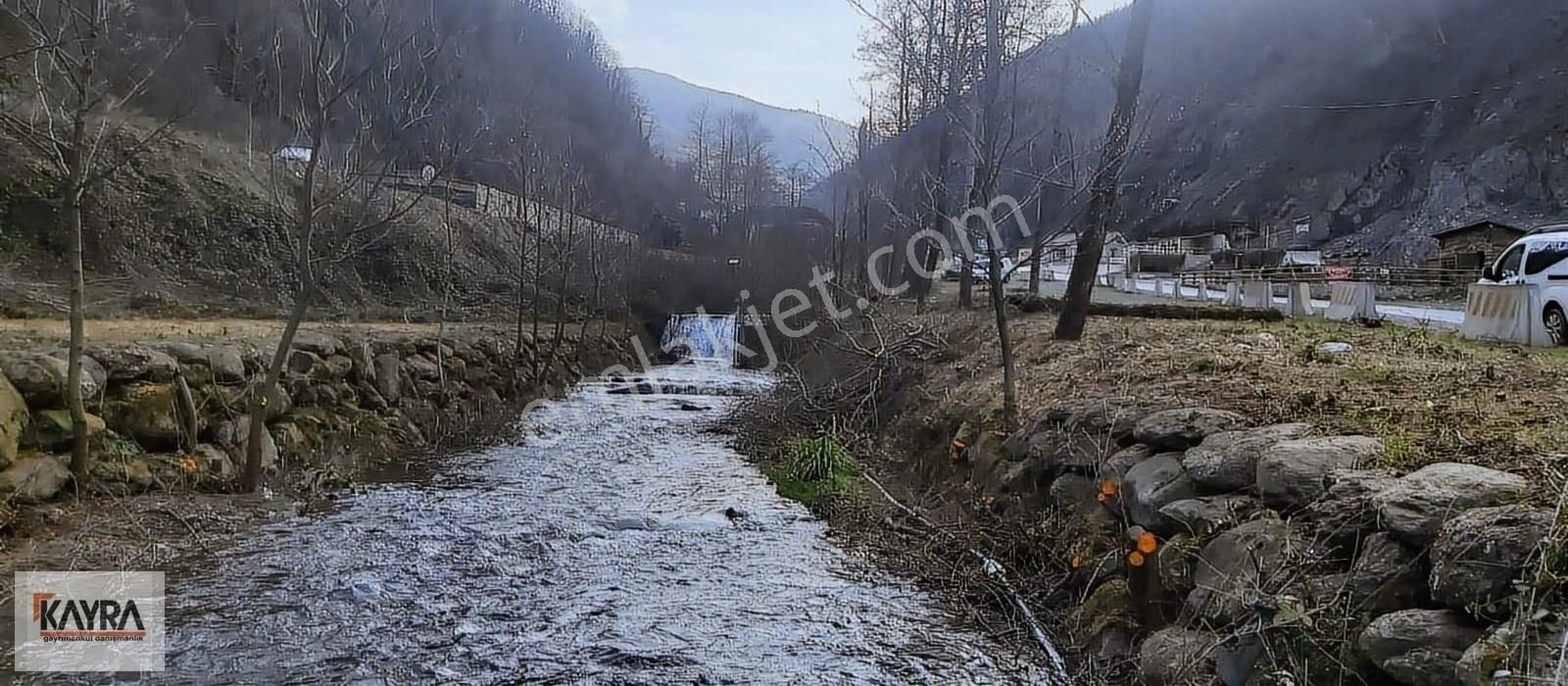 Sapanca Güldibi Satılık Ticari İmarlı Mahmudiye'de dereiçinde 2908 metrekare satılık ticari arsa