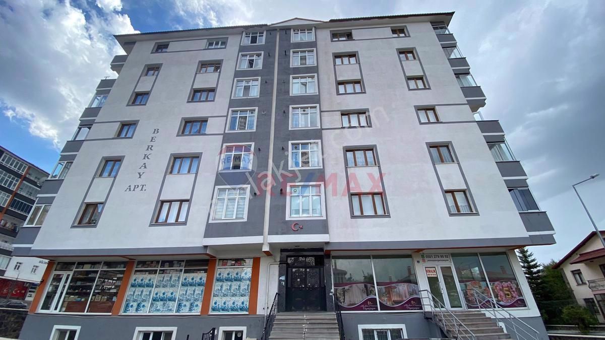 Palandöken Hüseyin Avni Ulaş Satılık Daire Remax Penta 'dan Yıldızkent 'te İçerisi Ful Yapılı 4+1 Geniş Daire