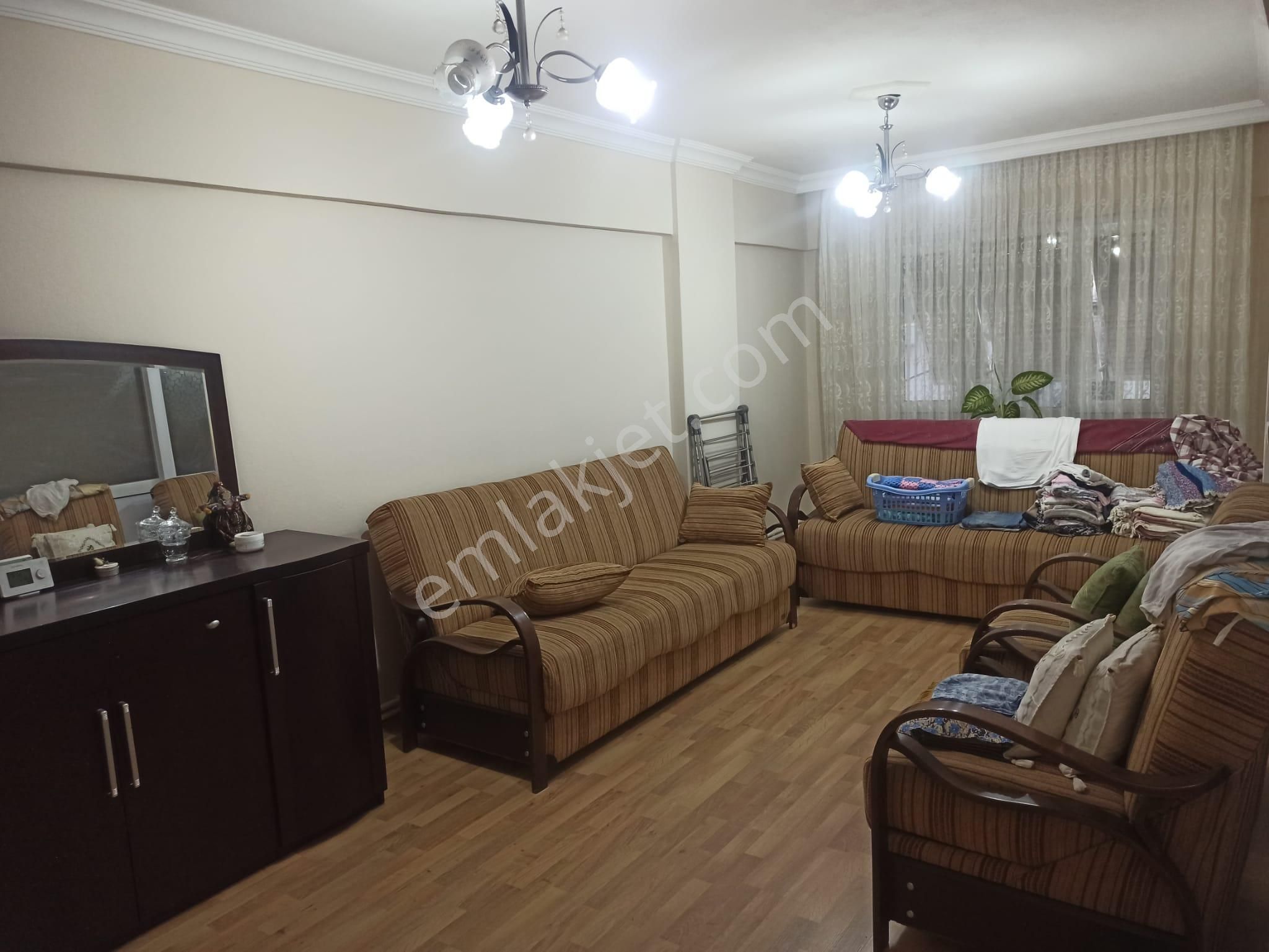 Nazilli Yeni Satılık Daire  YENİ MAHALLE TADİLATLI ARA KAT DAİRE