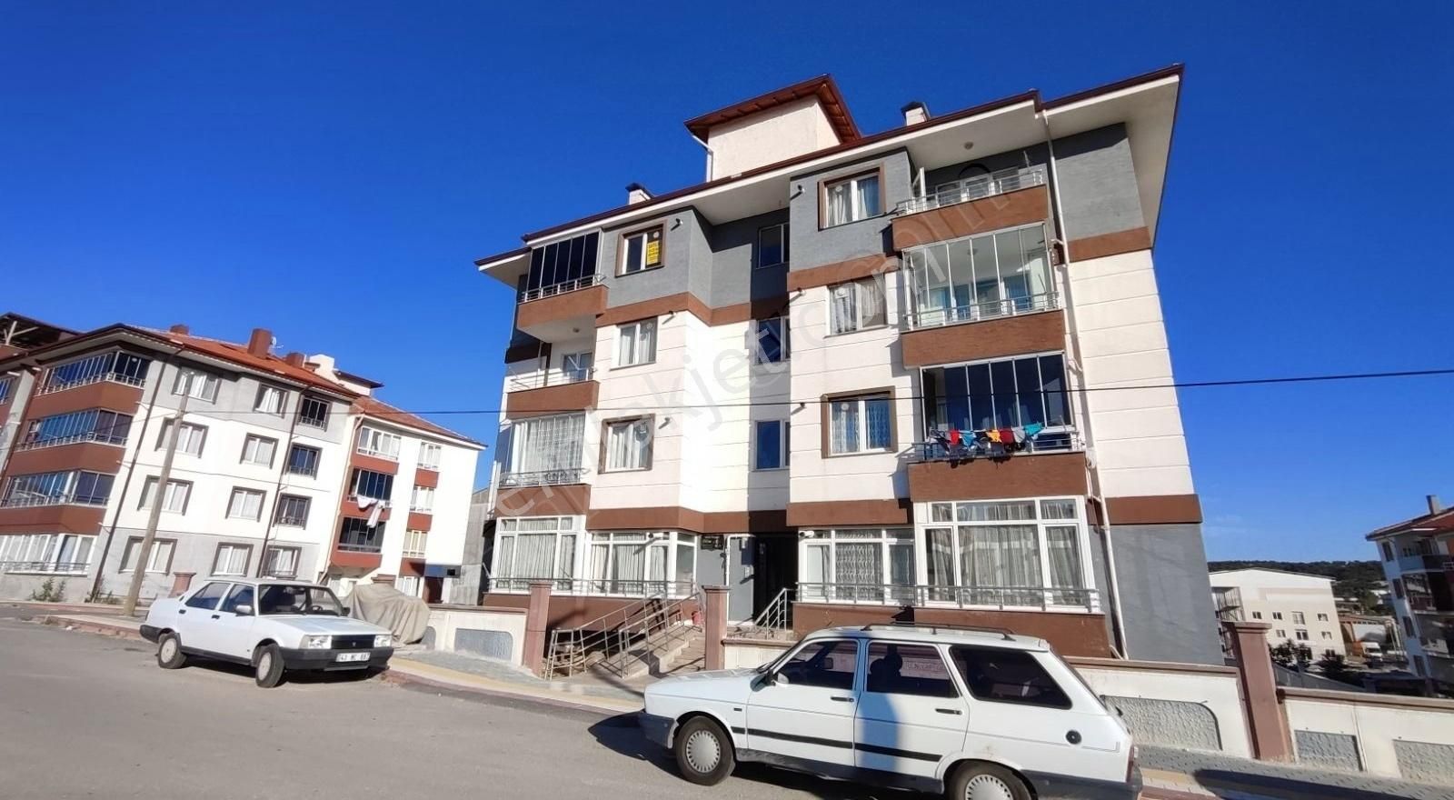 Kütahya Merkez Zafertepe Satılık Daire ASEL'DEN Z. TEPE'DE GENİŞ 2+1 (105 M2)KÖŞE KONUMLU DAİRE