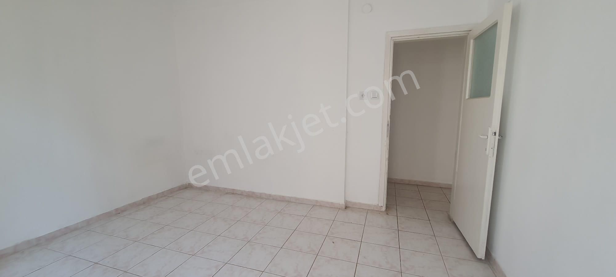 Alanya Mahmutlar Kiralık Daire  7112 10,000 TL MAHMUTLARDA 2+1 BOŞ DAİRE KİRALIKTIR BARBOROSTA  KAT 3 ASANSÖR YOK  HAVUZ YOK