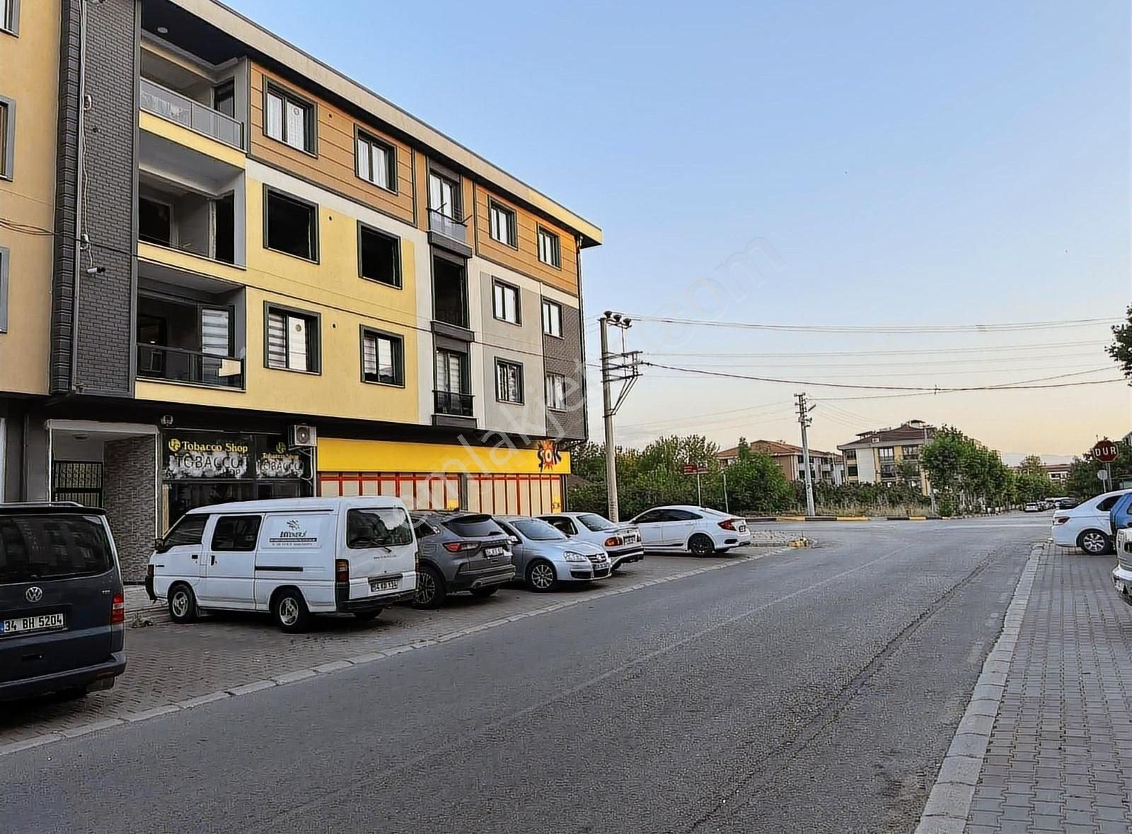 Hendek Yeni Satılık Daire ANA CADDE ÜZERİNDE 150 M2 LÜX SIFIR DAİRE ARAÇ TAKASI OLUR