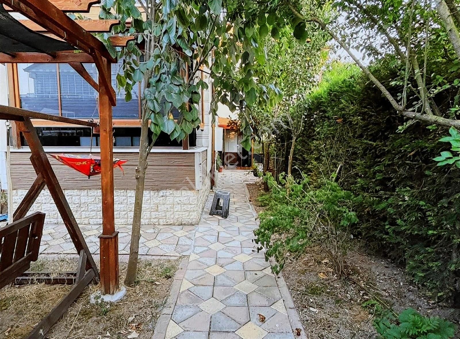 Serdivan Yazlık Satılık Villa SERDİVAN YAZLIK MAH. 5+2 TRİPLEX VİLLA