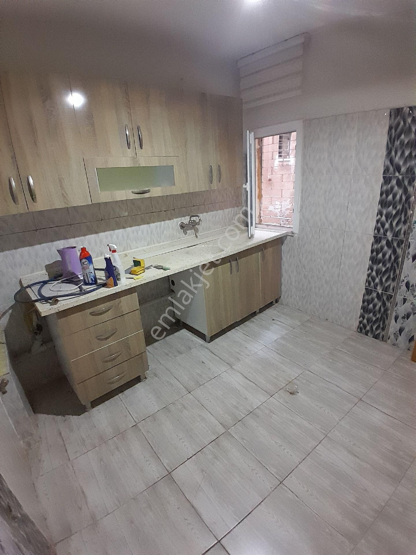 Seyhan Yeşilyurt Kiralık Daire Yeşilyurtda 2+1 Kiralık Daire