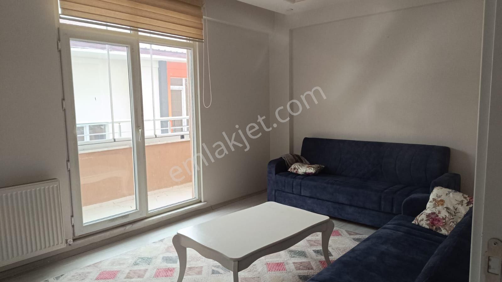 Kars Merkez Şehitler Kiralık Daire ALTIN EMLAKTAN 1+1 EŞYALI EN ÜST KAT AYRI MUTFAK AYDINLIK FERAH DAİRE ÜNİVERSİTE YOLU BALKONLU