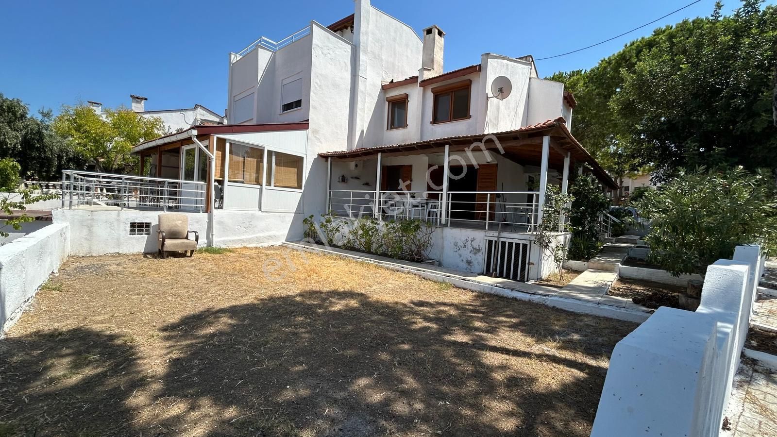 Çeşme Germiyan Satılık Villa  ÇEŞME GERMİYAN EGEM SAHİL SİTESİNDE SATILIK VİLLA