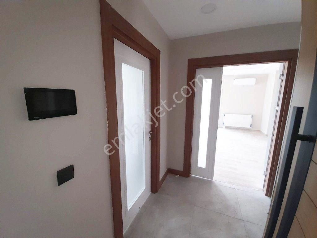 Beylikdüzü Sahil Kiralık Daire BEYLİKDÜZÜ PALM MARİN SİTESİNDE 3+1 155 M2 BAHÇE KULLANIMLI BAHÇE KAT DAİRE