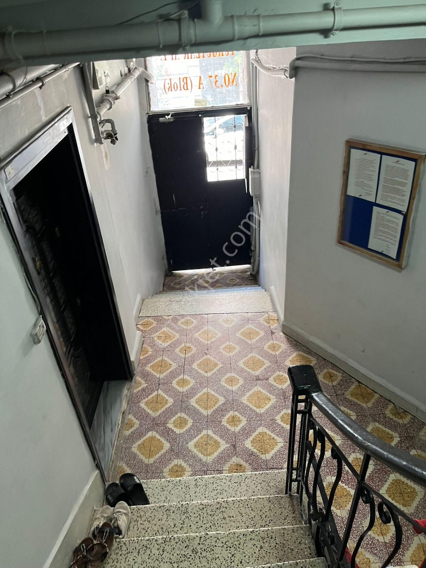 Cadde Üzeri 3+1 210 M2 Satılık Fırsat Daire - Görsel 19