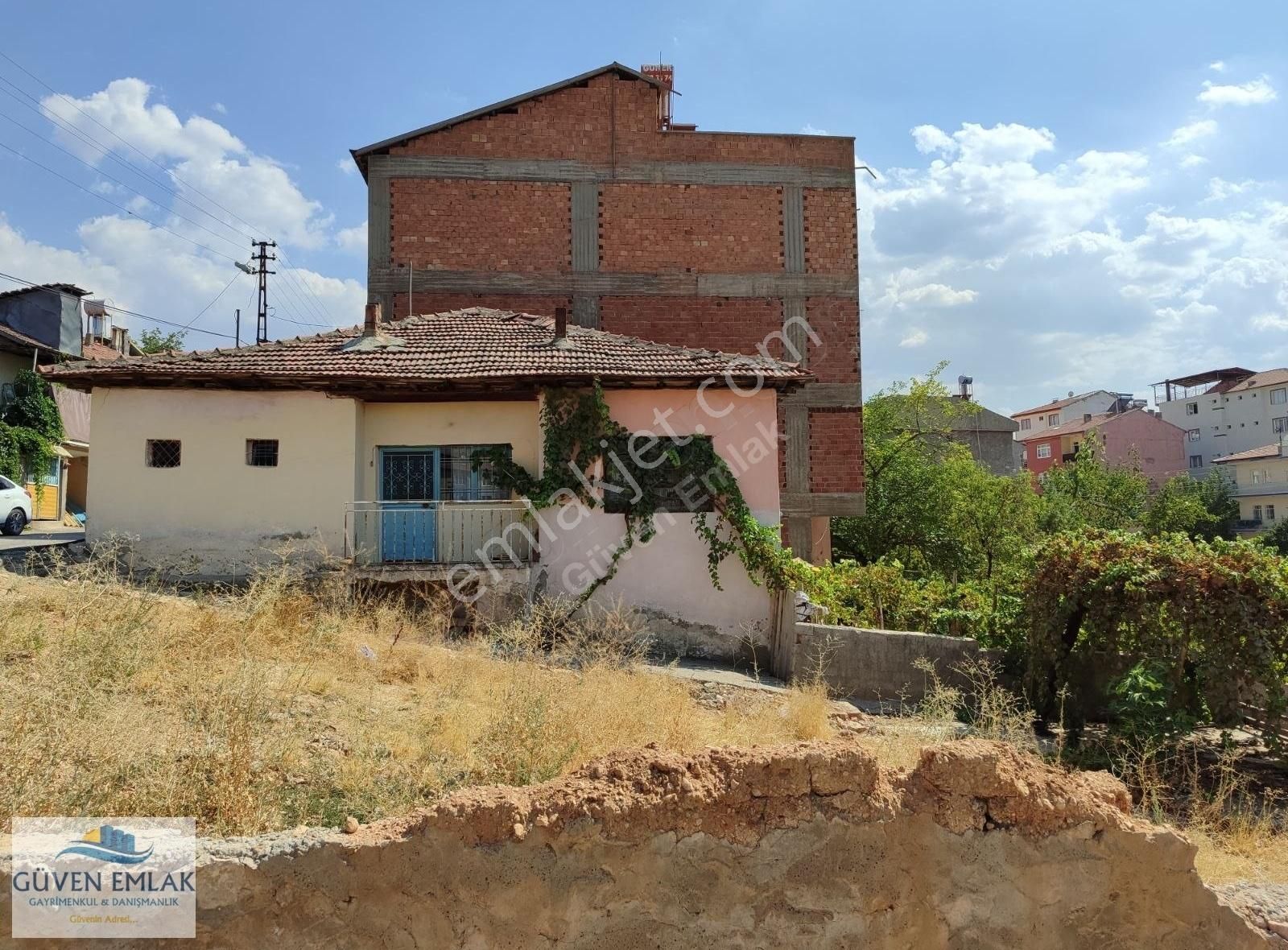 Battalgazi Göztepe Satılık Müstakil Ev GÜVEN EMLAK'TAN GÖZTEPEDE KONUT İMARLI MÜSTAKİL EV VE ARSA