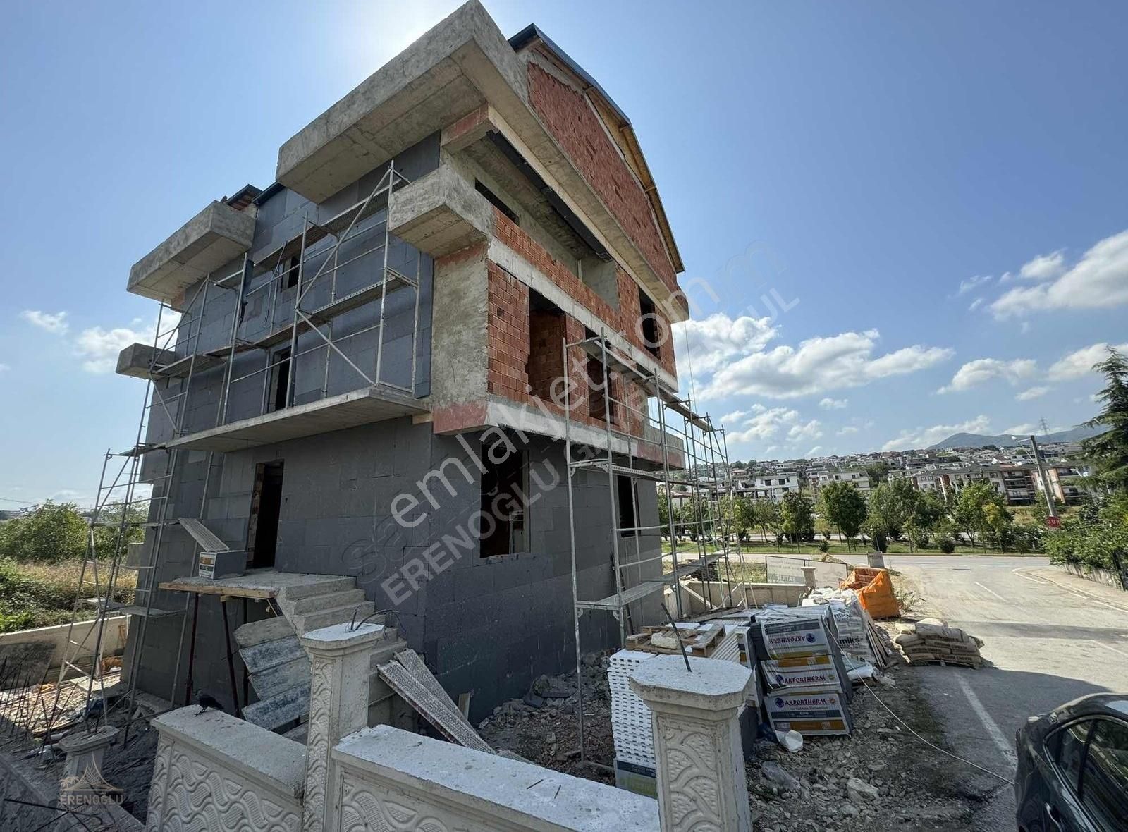 Başiskele Yeşilyurt Satılık Daire ERENOĞLU GM'DEN YEŞİLYURT'TA 2+1 120 m2 ÇATI DUBLEKS GİYİNME ODA