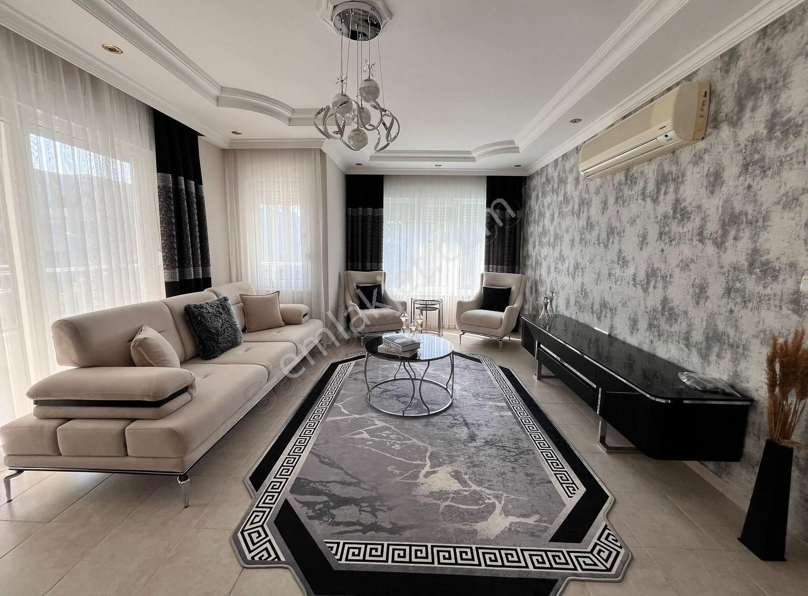 Alanya Oba Satılık Daire OBAGÖLDE DENİZE 150 MT SATILIK EŞYALI 2+1 DAİRE