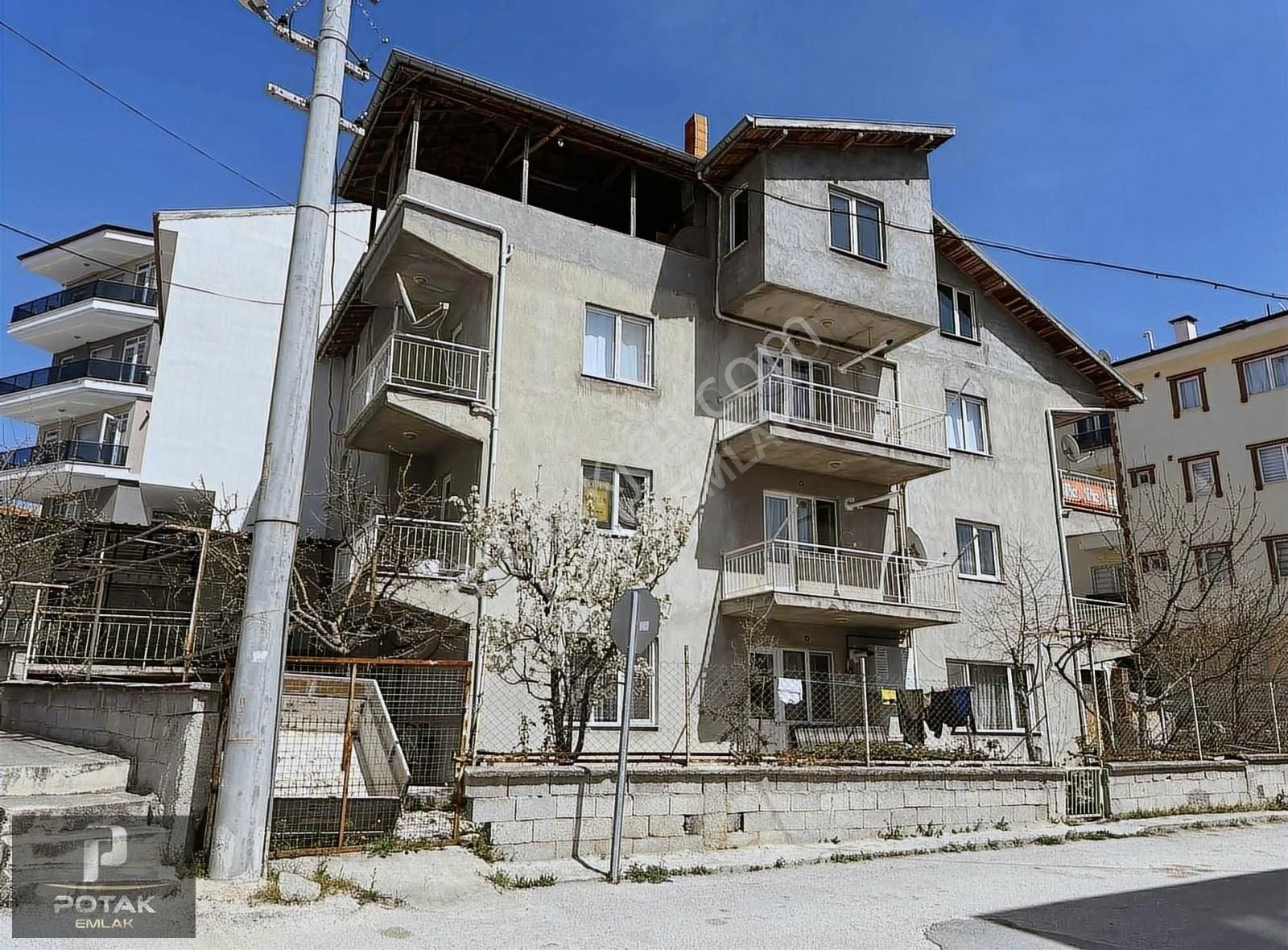 Burdur Merkez Emek Satılık Daire BURDUR EMEK MAHALLESİNDE 2+1 GENİŞ FERAH SATILIK DAİRE