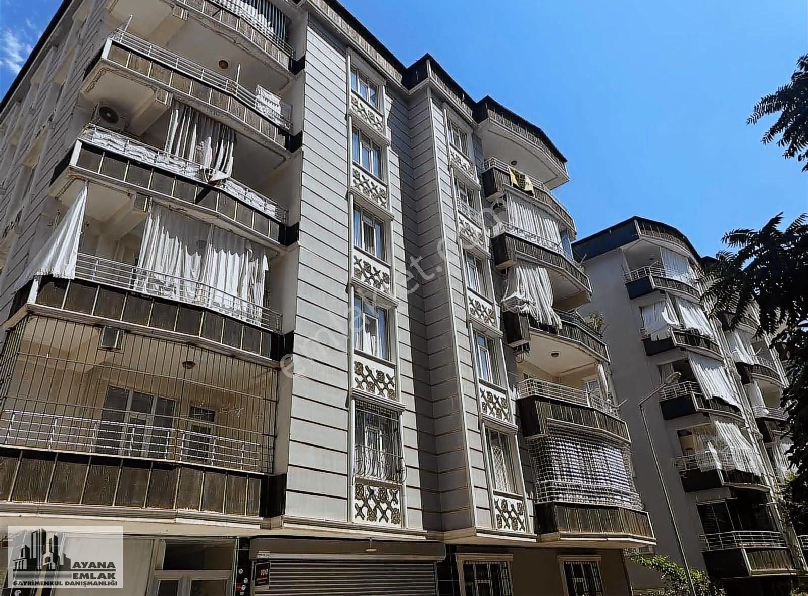 Siirt Merkez Kooperatif Satılık Daire ÇÖZÜM EMLAKTAN SATILIK VAKIFSIZ 3+1 DAİRE