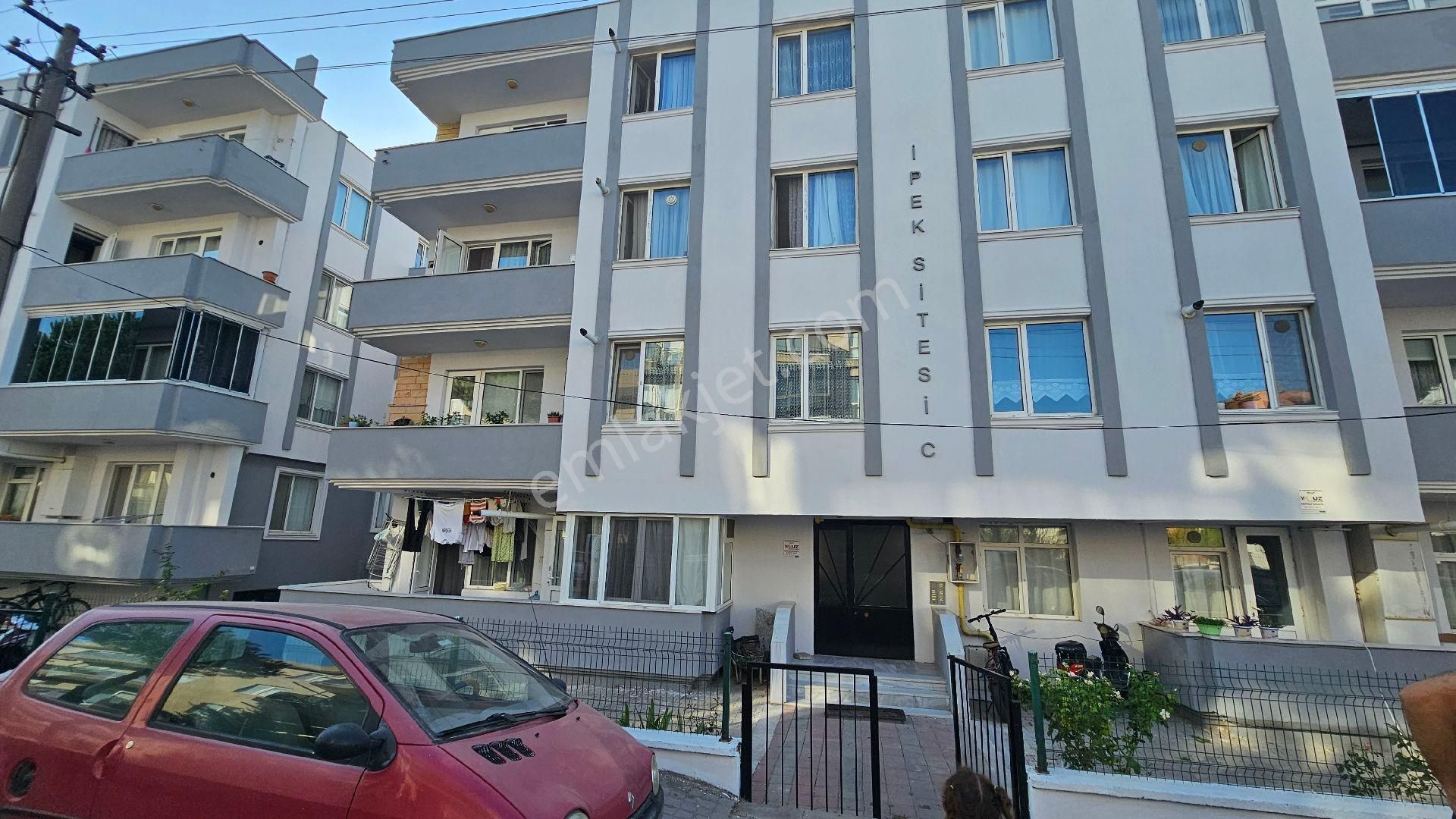 Lapseki Cumhuriyet Satılık Daire ÇANAKKALE LAPSEKİDE 3+1 DAİREMİZ SATILIKTIR 