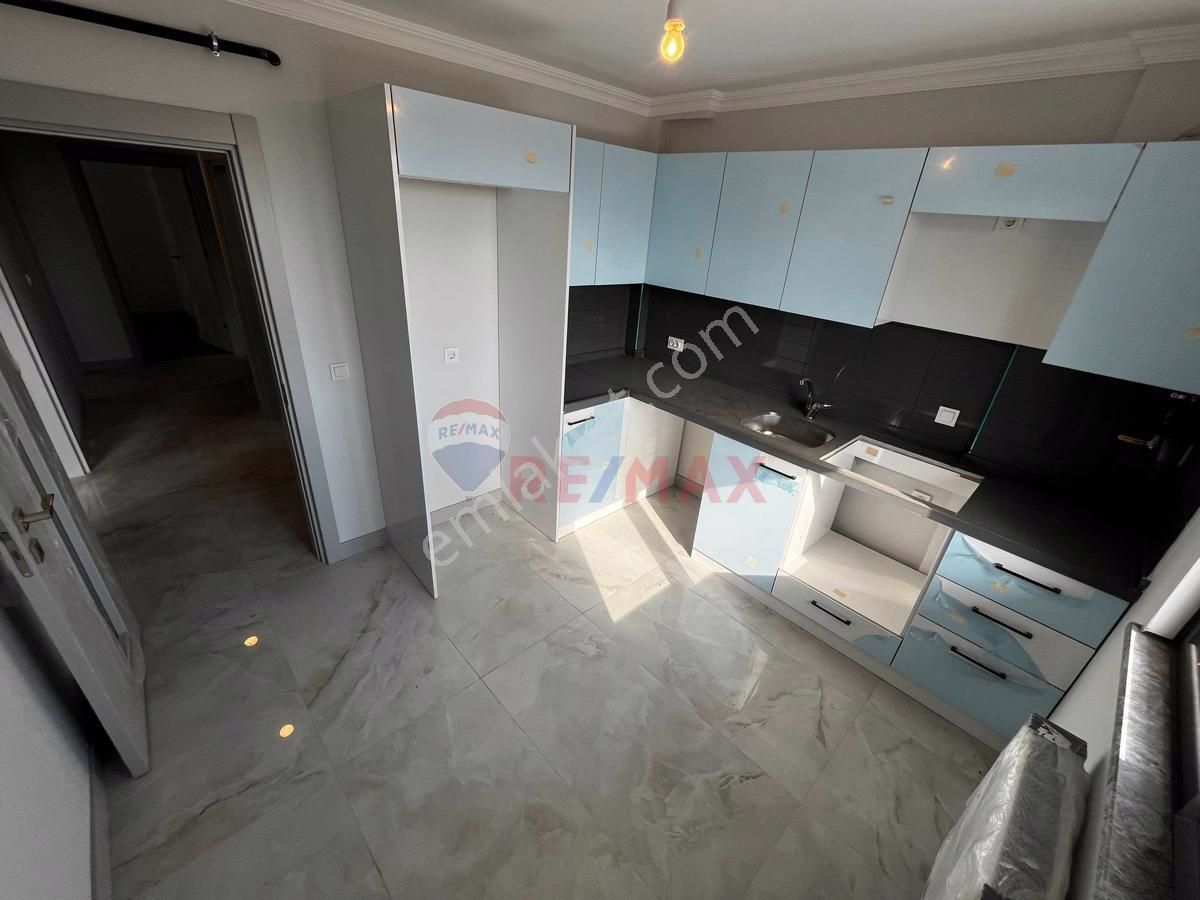 Gebze Barış Satılık Daire REMAX VENÜSPRO'DAN GEBZE BARIŞ MAHALESİNDE 2+1 BAHÇE KATI DAİRE