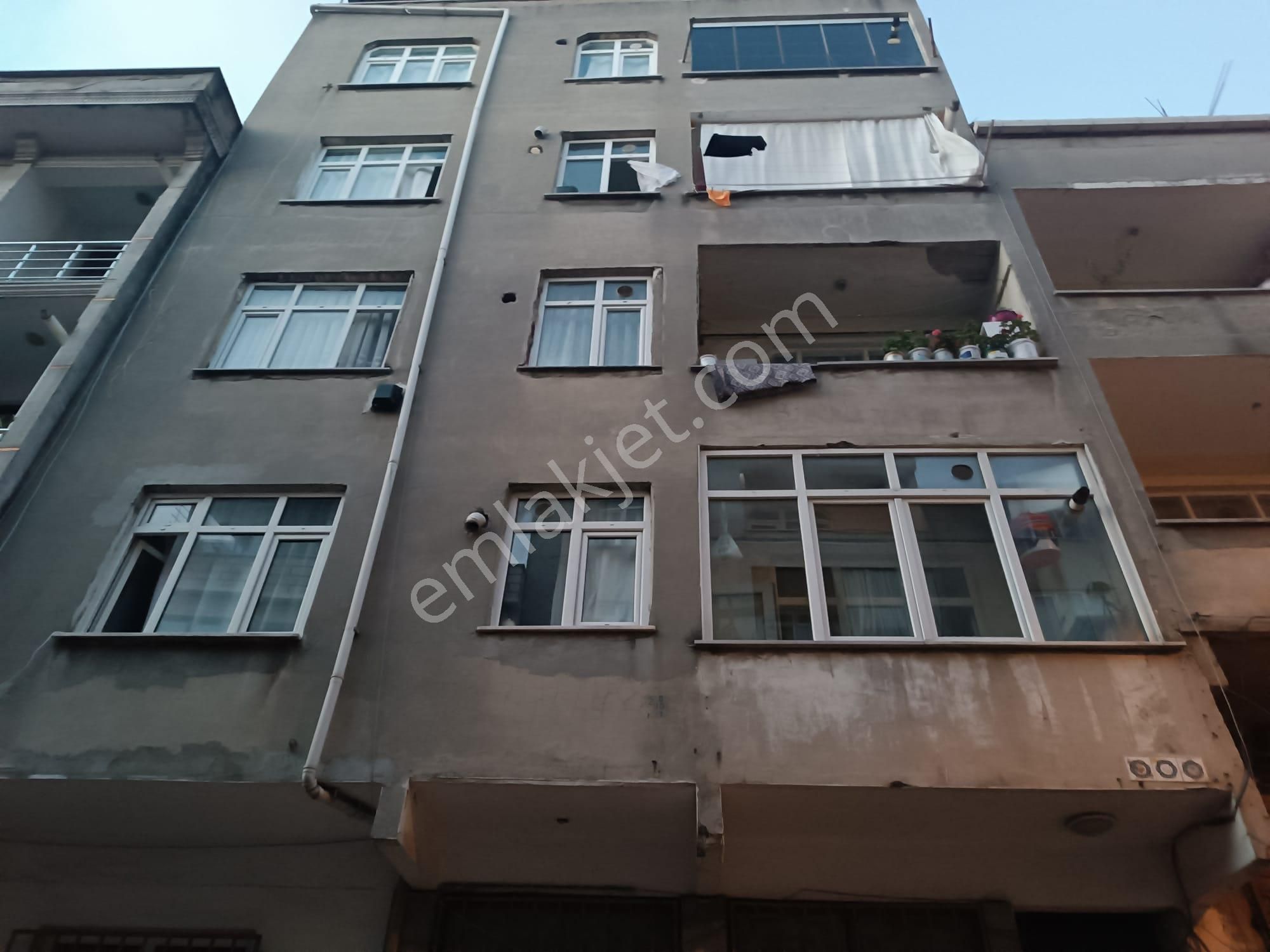 Bağcılar Fatih Satılık Daire  SATILIK 2+1 DAİRE ARA KAT