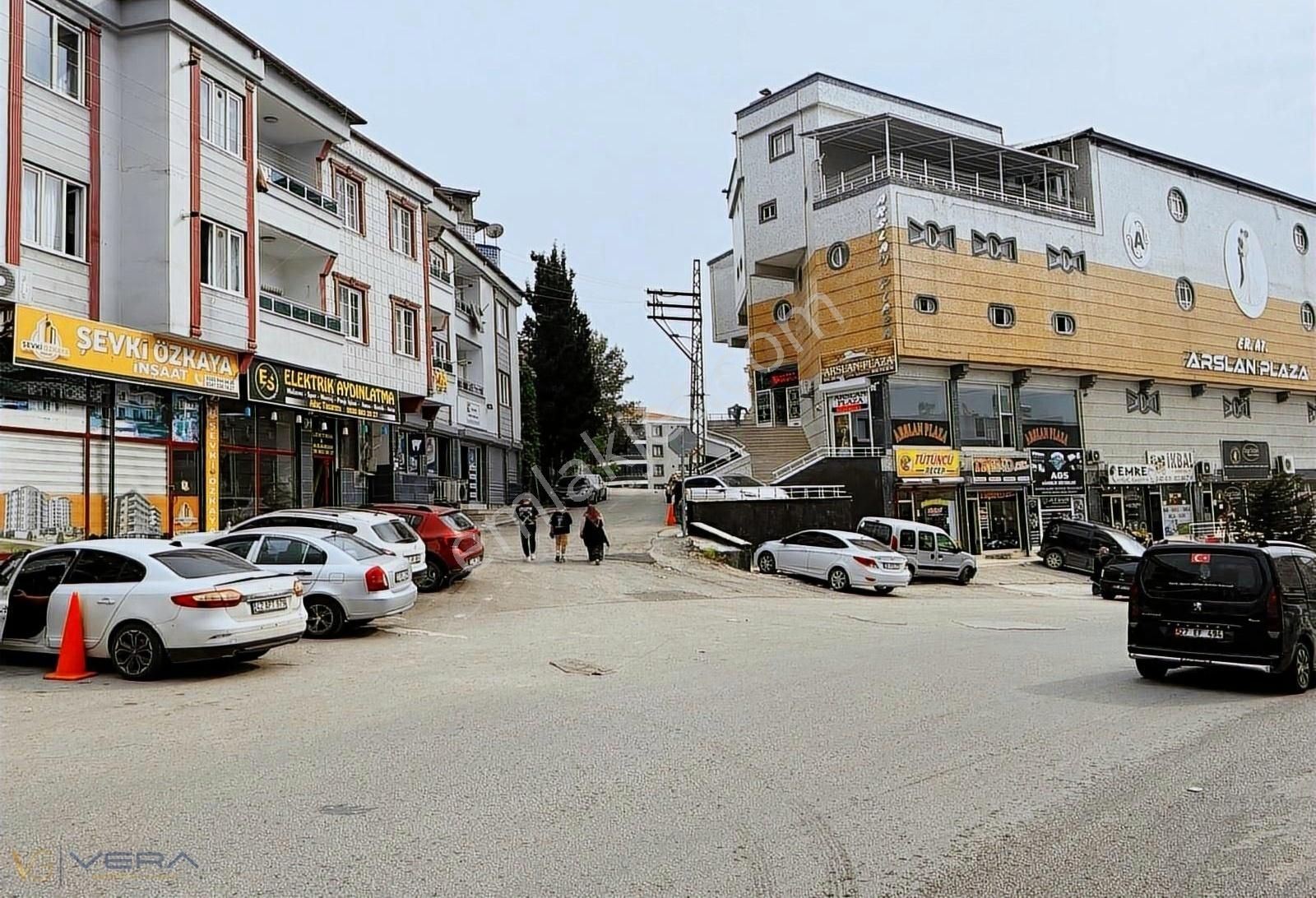 Şahinbey 75. Yıl Satılık Dükkan & Mağaza 75. YIL'DA SATILIK CADDE ÜSTÜ 120 m2 DÜKKAN ( ARSLAN PLAZA YANI)