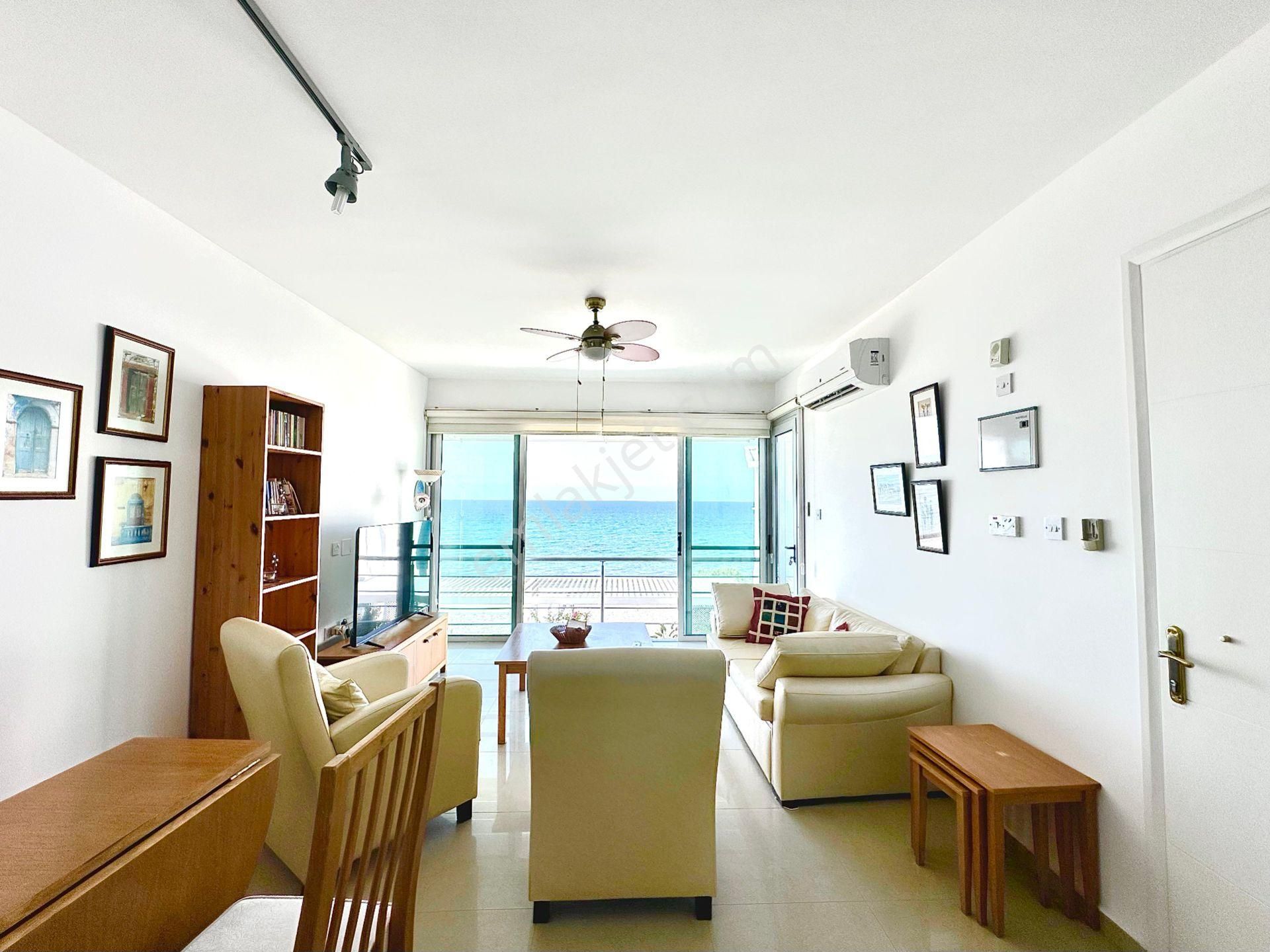 Girne Karaoğlanoğlu’nda Denize Sıfır 2+1 Satılık Penthouse ! - Görsel 7