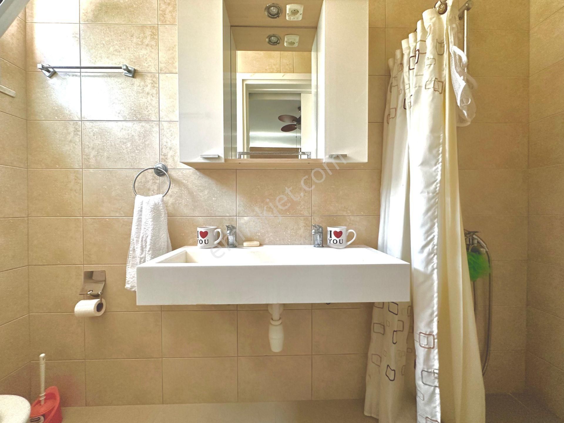 Girne Karaoğlanoğlu’nda Denize Sıfır 2+1 Satılık Penthouse ! - Görsel 11