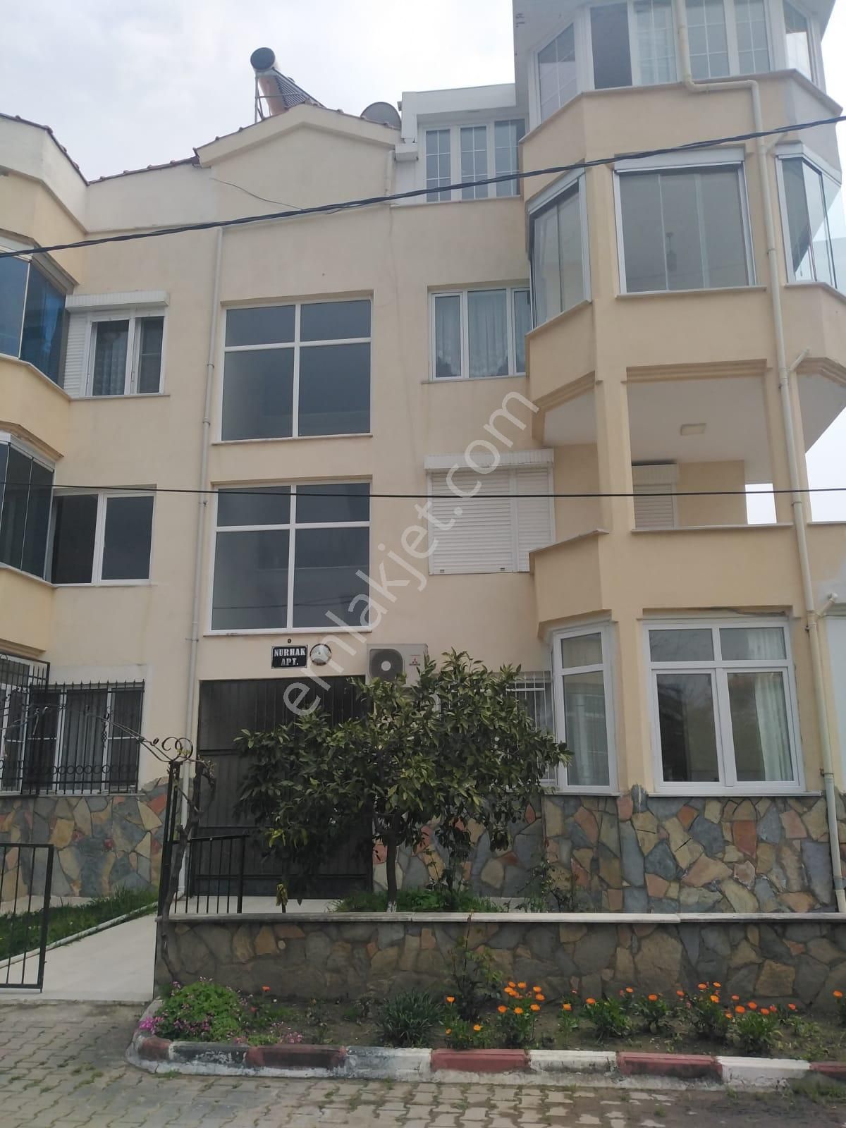 Edremit Altınoluk Kiralık Daire Arguvan Emlk'tan Altınoluk Avcılar Altında Eşyalı Devamlı Kiralık Daire