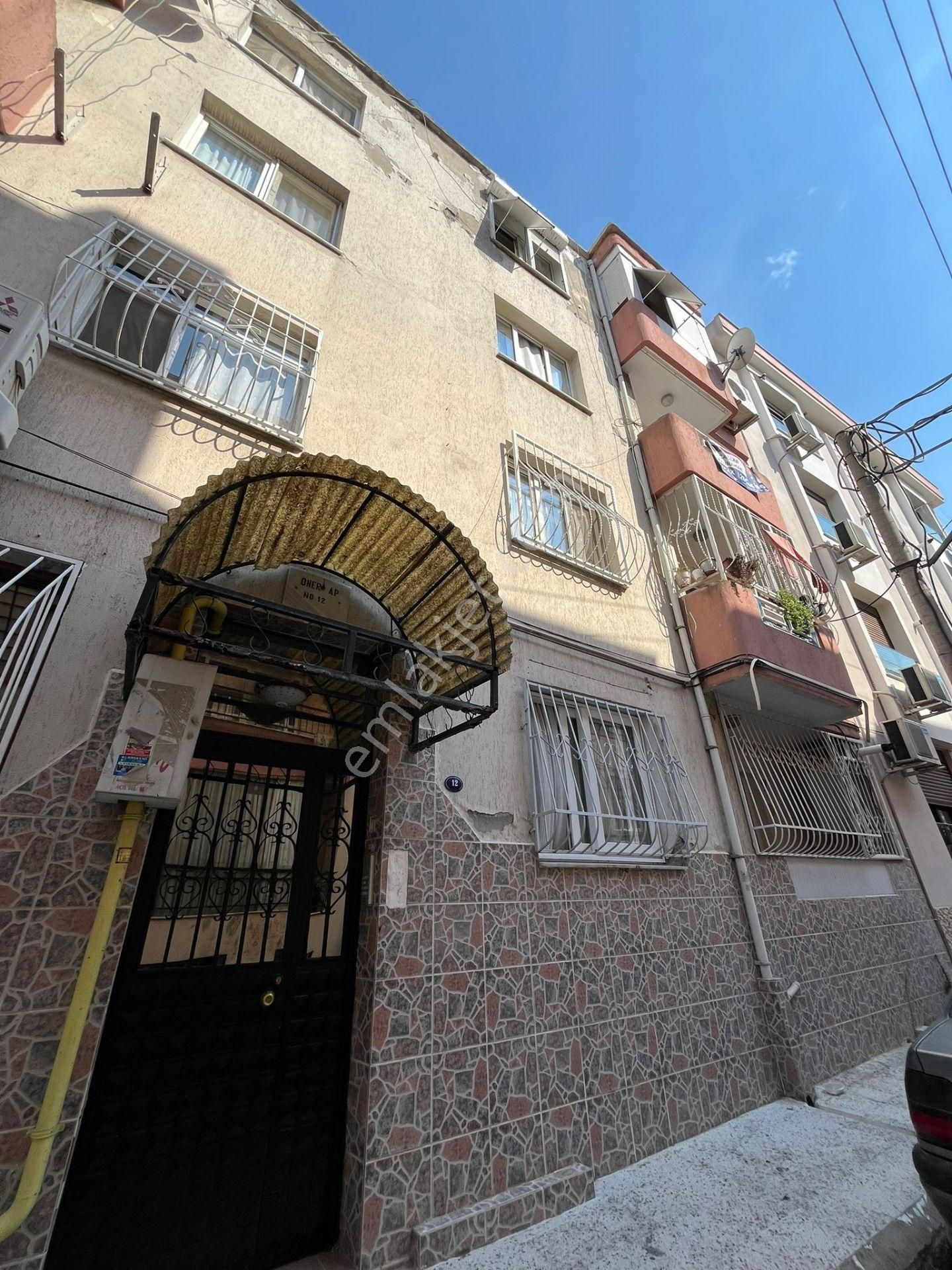 Buca Güven Satılık Daire  GÜVEN MAHALLESİ 2+1 KAPALI MUTFAK SATILIK DAİRE