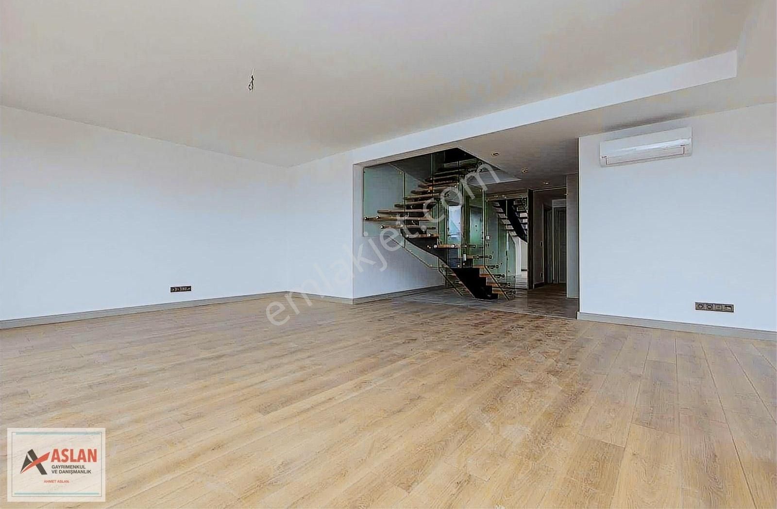 Üsküdar Bahçelievler Satılık Daire ÇENGELKÖYDE PANORAMİK KÖPRÜ MANZARALI 5+2 ÇATI DUBLEX 250 M2