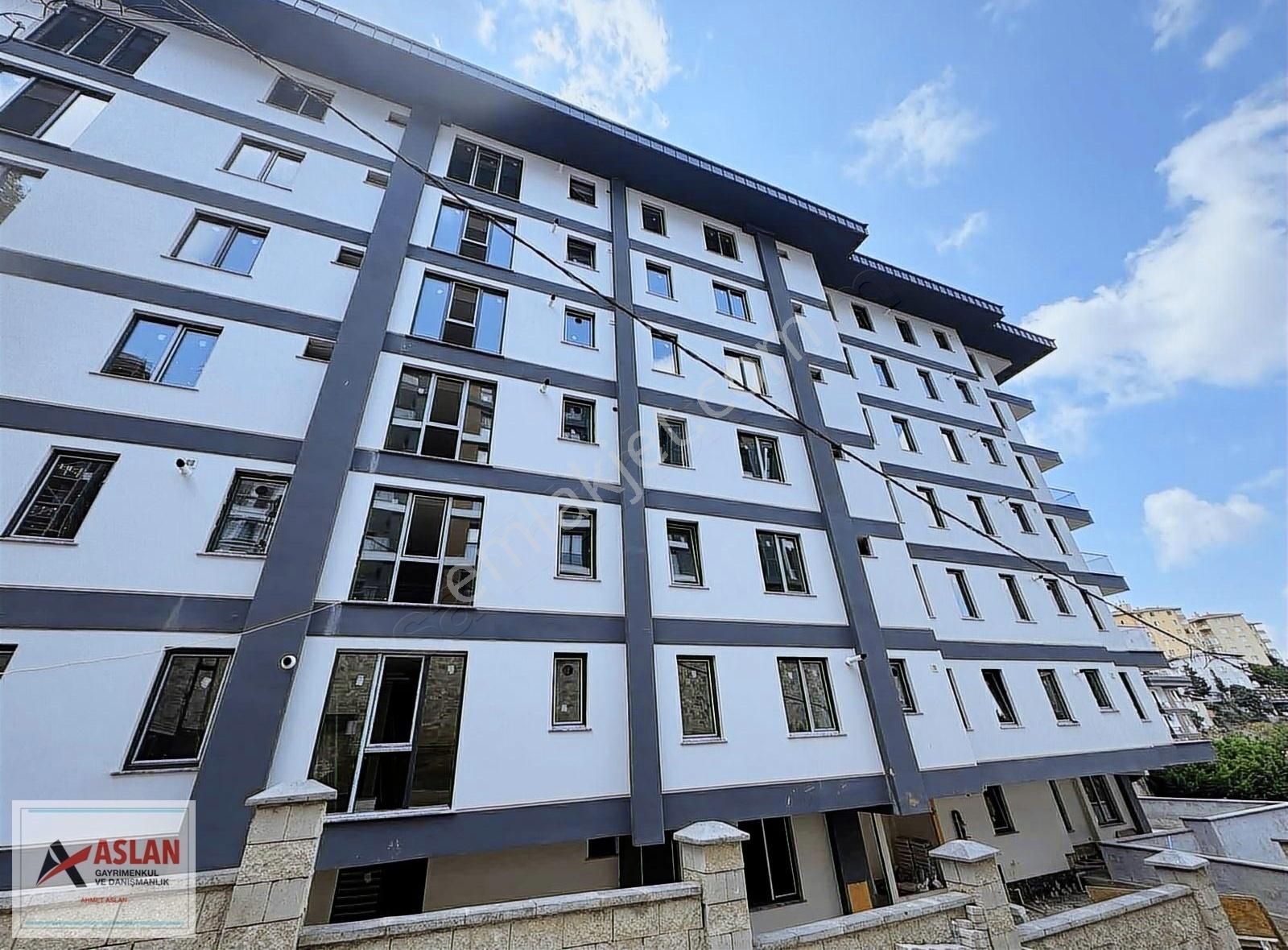 Üsküdar Bahçelievler Satılık Daire ÇENGELKÖY BAHÇELİEVLER MAH.FIRSAT 3+1 DAİRE 120 M2 EBEVEYN BANYO