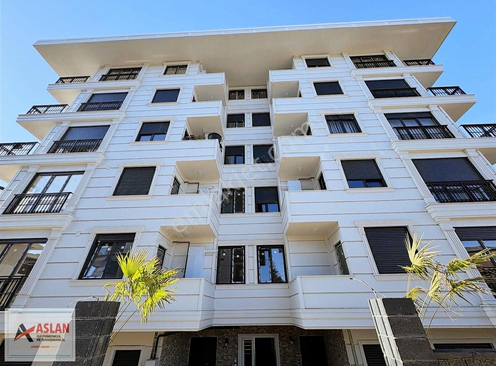 Üsküdar Çengelköy Satılık Daire ÇENGELKÖY BAHÇELİEVLER MAH. 3+1 DAİRE 145 M2 ALANA SAHİP