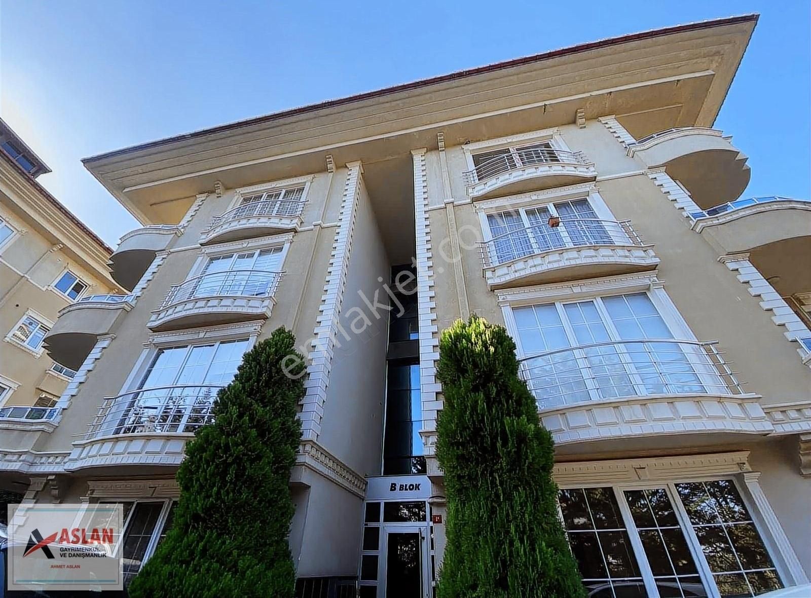 Üsküdar Çengelköy Satılık Daire ÇENGELKÖY'ÜN EN NEZİH SİTESİNDE FIRSAT SATILIK 145 M2 3+1 DAİRE