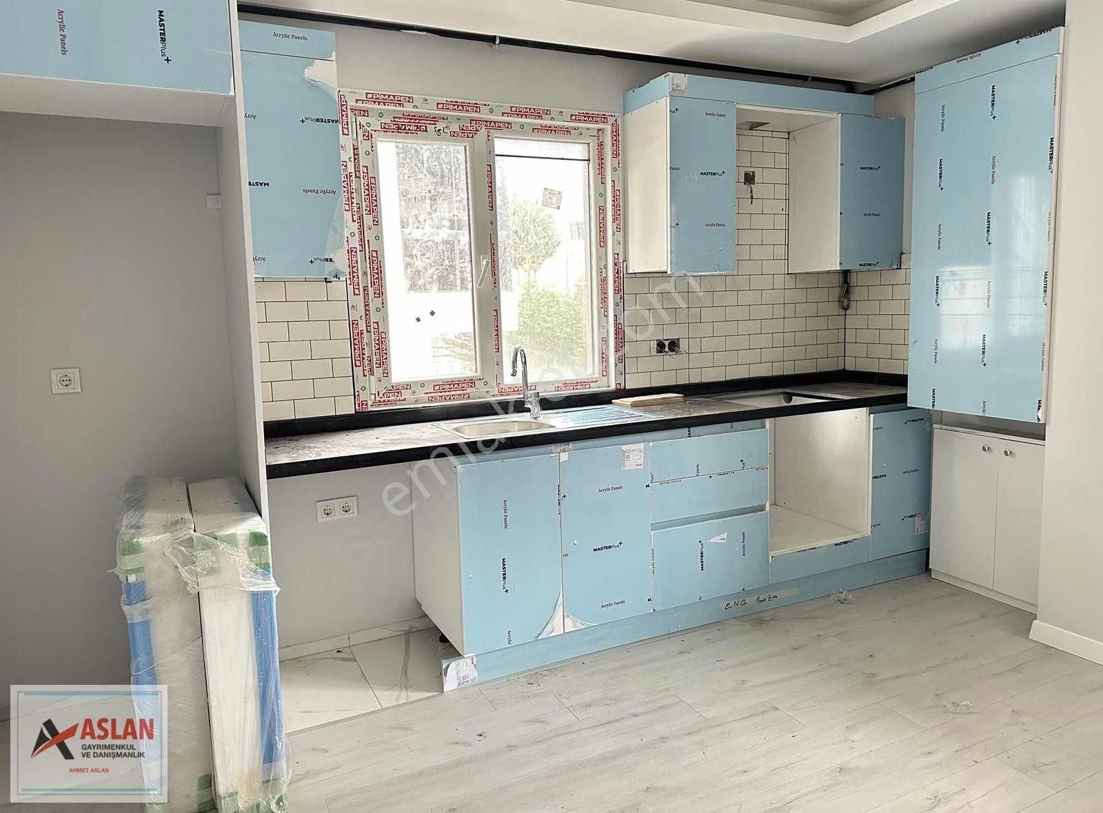 Üsküdar Bahçelievler Satılık Daire ÇENGELKÖY SULTANMURAT CADDESİNDE ARAKAT 3 +1 DAİRE 120 M2