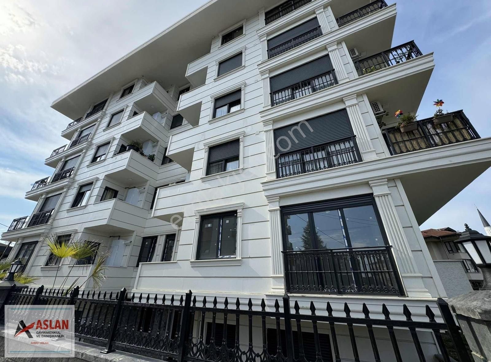 Üsküdar Bahçelievler Satılık Daire ÇENGELKÖY BAHÇELİEVLER MAH.3+1 ARAKAT DAİRE 125 M2 GÜNEY CEPHE