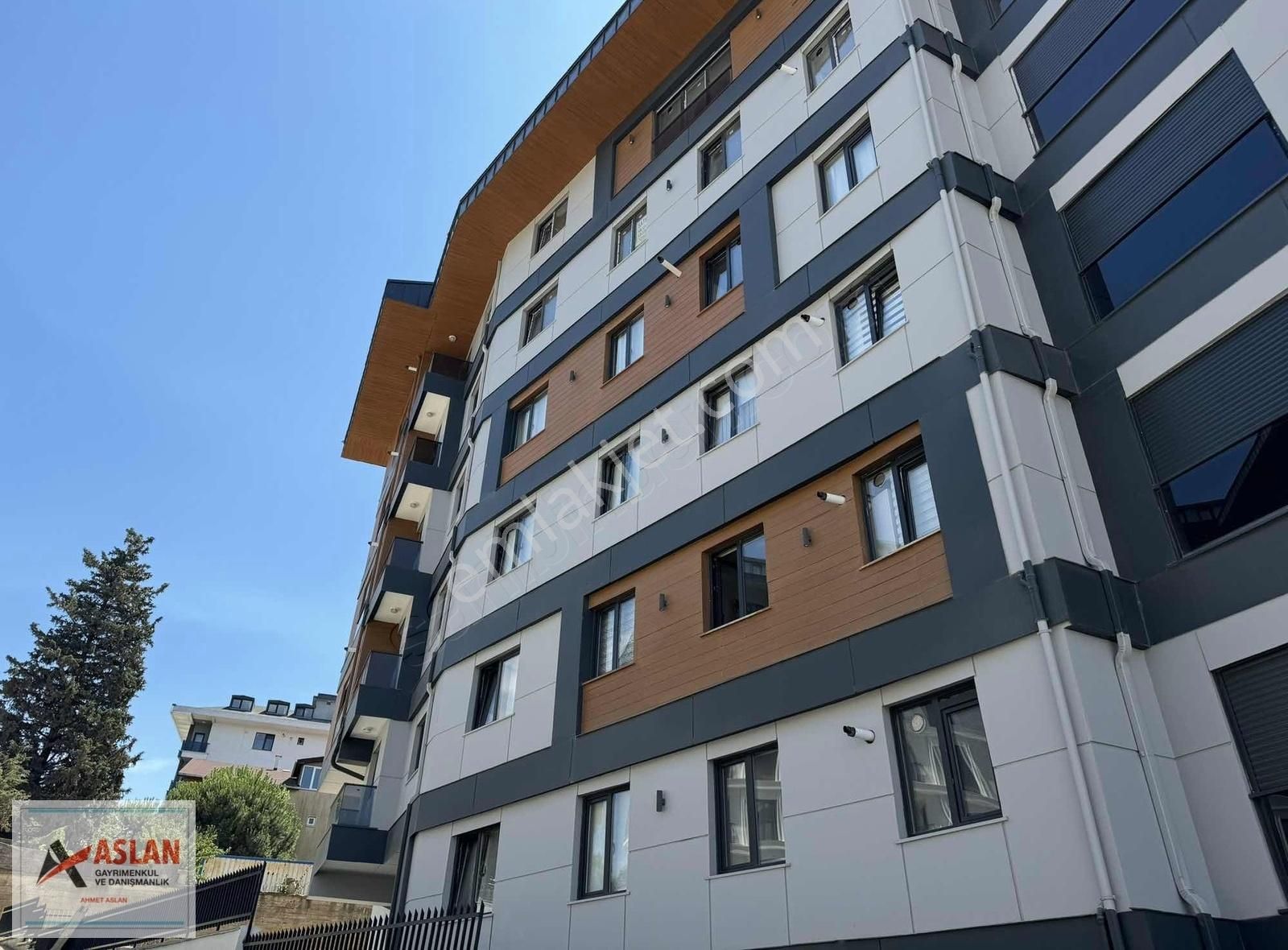 Üsküdar Bahçelievler Satılık Daire ÇENGELKÖY BAHÇELİEVLER MAH.3+1 ARAKAT DAİRE 115 M2 GÜNEY CEPHE